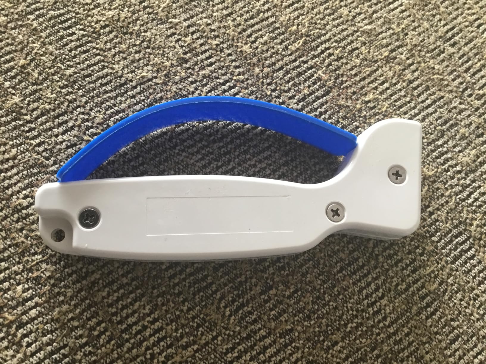 AccuSharp Knife Sharpener, Ergonomic Comfortable Handle, Compact & Easy to Use, Restore and Hone Straight & Serrated Knives, White customer photo 1