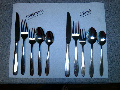 Oneida Silverware Set For 8, Mooncrest 45-Piece Everyday Flatware Set with Serving Utensils, Service For 8, 18/0 Stainless Steel and Dishwasher Safe, Knives Spoons And Forks Sets (Silver, 45 Piece) customer photo 2
