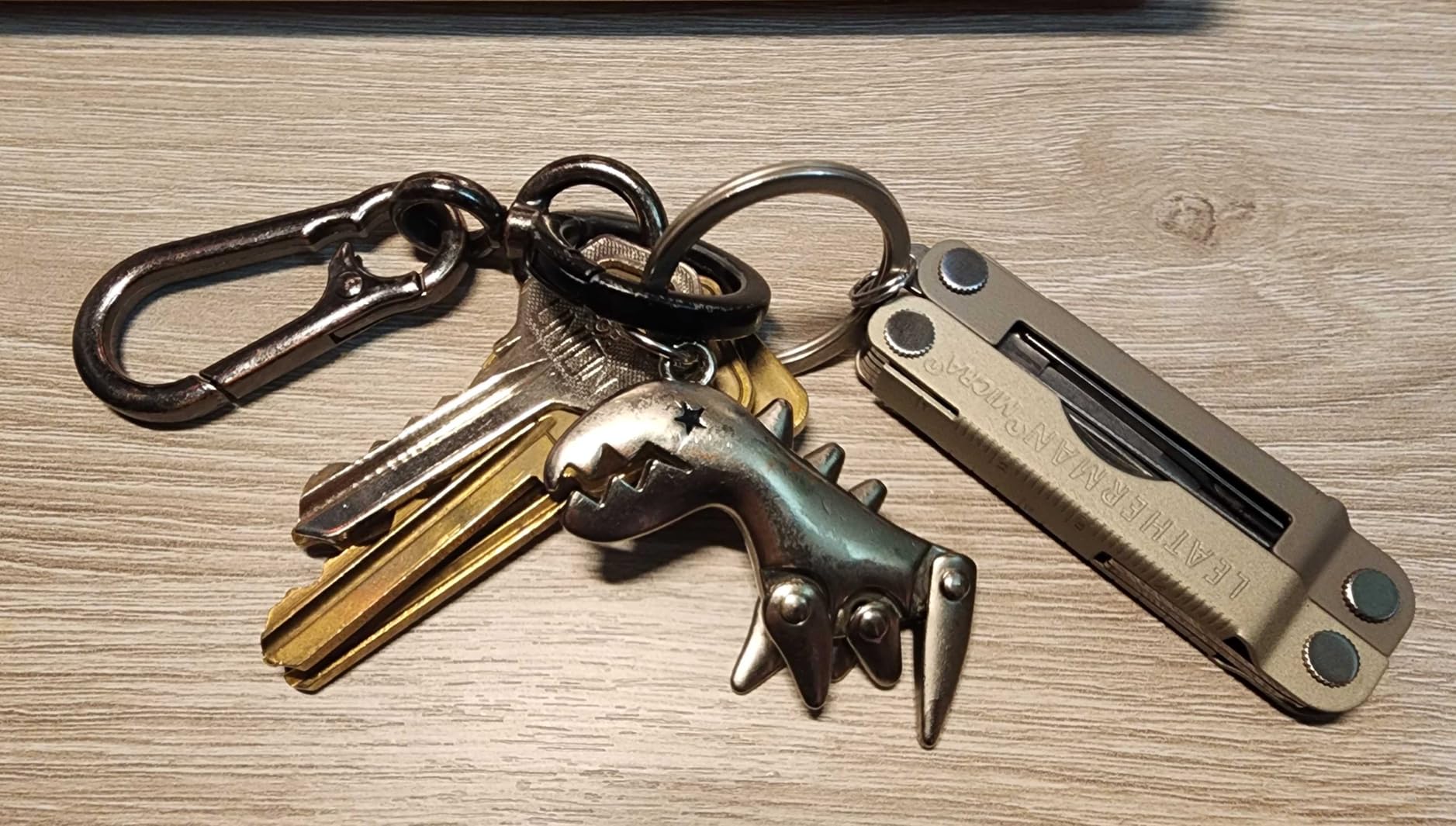 Leatherman Micra, Keychain Multi-tool with Grooming Tools, Mini Pocketknife for Everyday Carry (EDC), Hobbies & Outdoors, Built in the USA, Stainless Steel customer photo 1