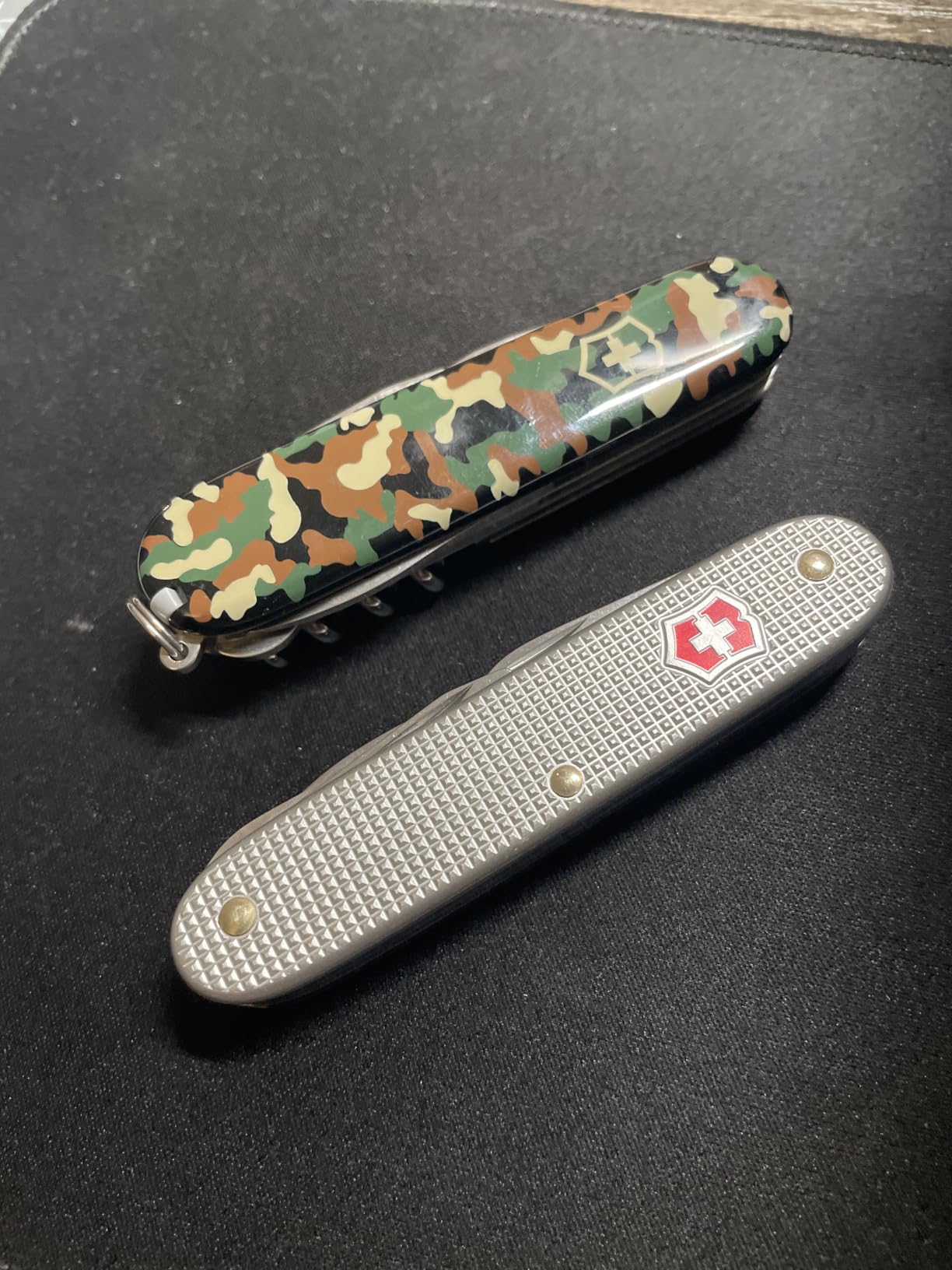 Swiss Army 7 Alox Medium Pocket Knife, 7 Functions, Silver customer photo 1