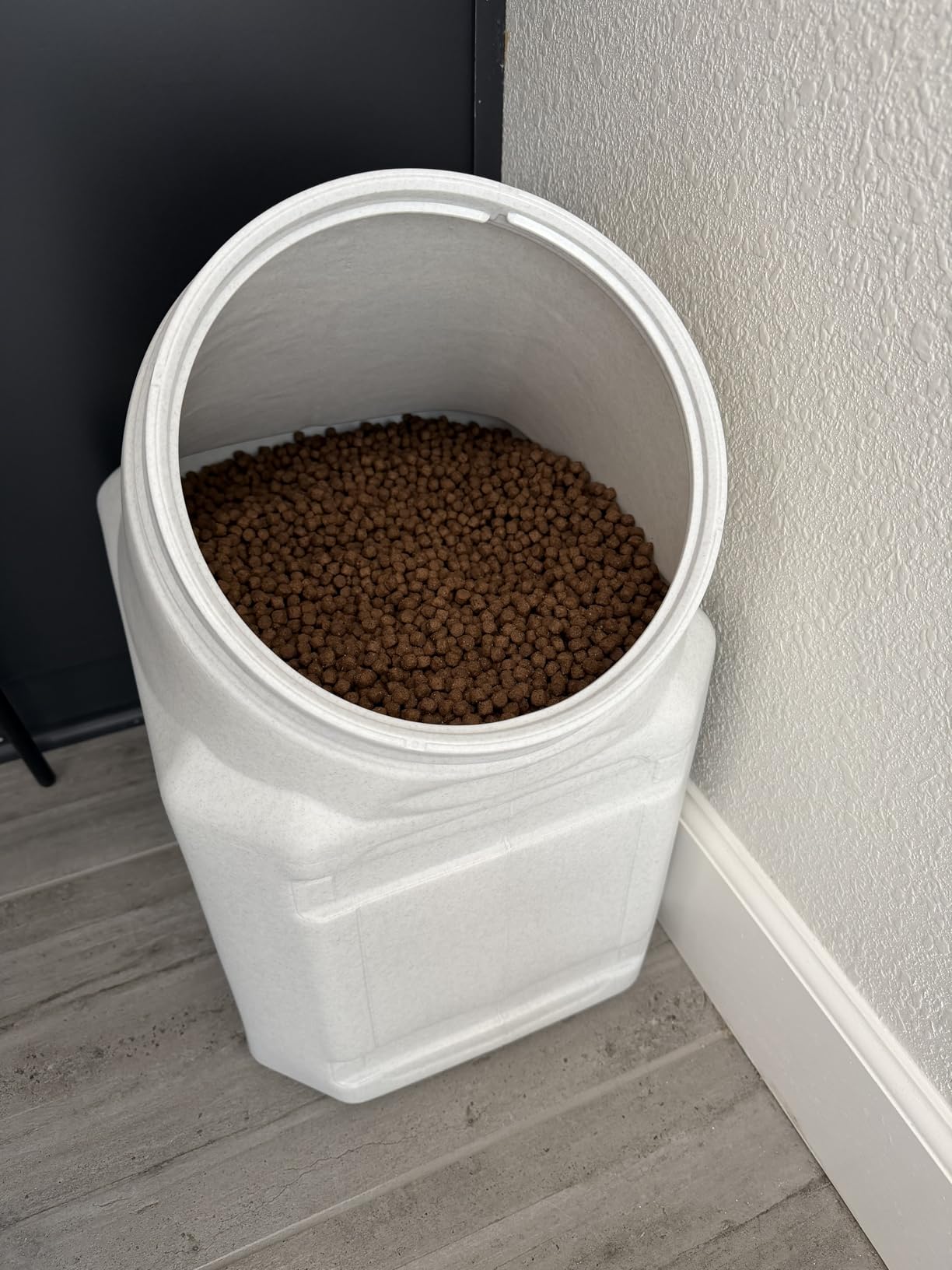 Gamma2 Vittles Vault Pet Food Storage Containers - Sealed Dog and Cat Food Storage Container, Fits up to 25lbs, Made in the USA customer photo 2