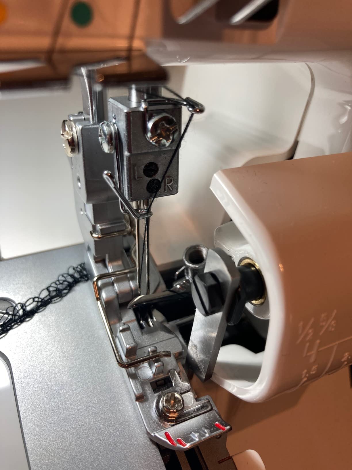 Juki MO654DE Serger, White customer photo 1