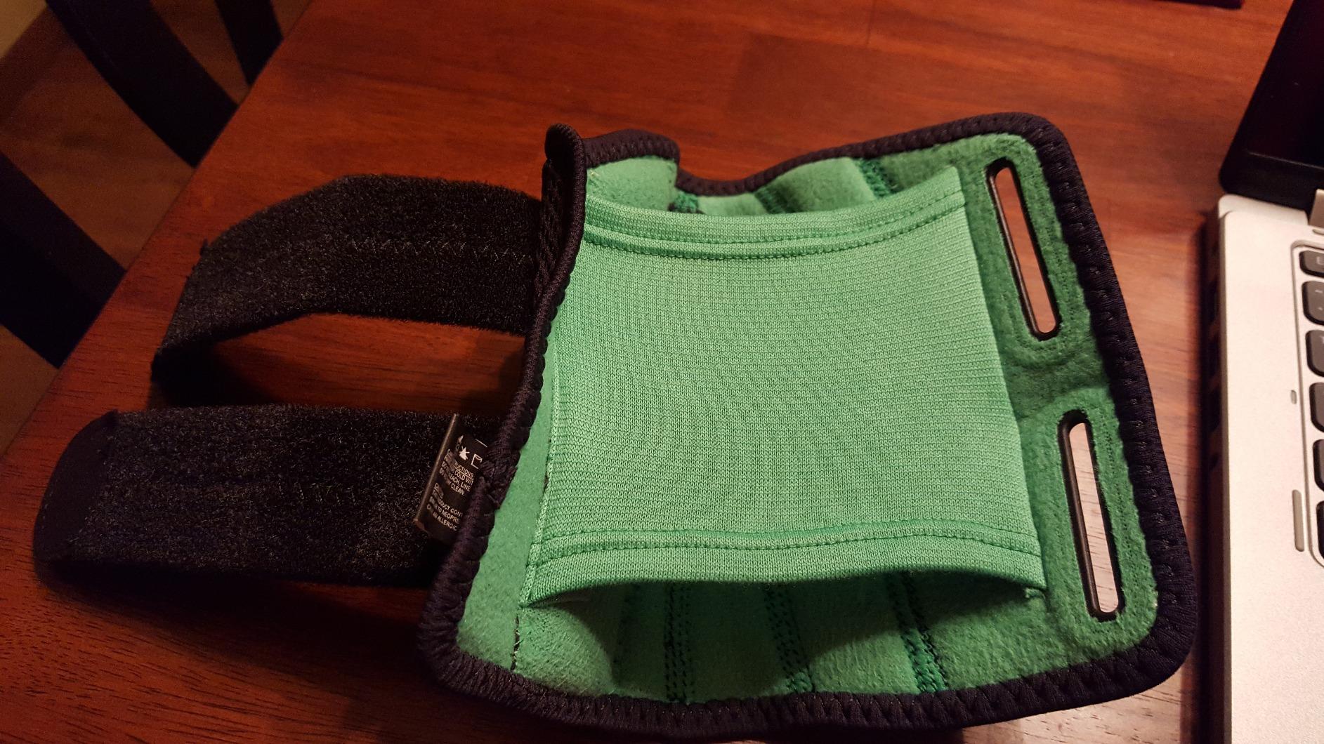MUELLER Sports Medicine Green Fitted Wrist Brace for Men and Women, Wrist Pain Relief Support, Ideal for Carpal Tunnel, Tendonitis, Arthritis, Left Hand, Black, Small/Medium customer photo 2