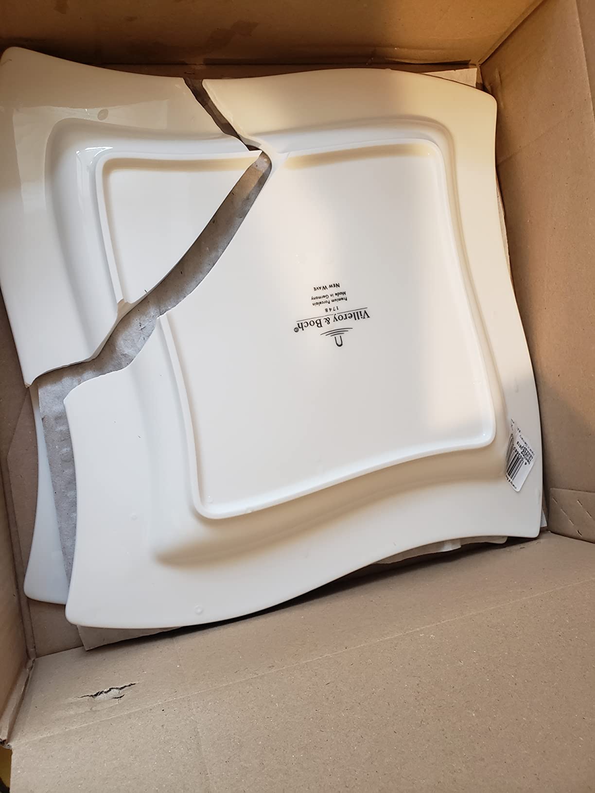Villeroy & Boch New Wave Place Setting, Service For 4 | Porcelain place setting made in Germany, dishwasher and microwave safe, brings NewWave's fluid lines to a table customer photo 1