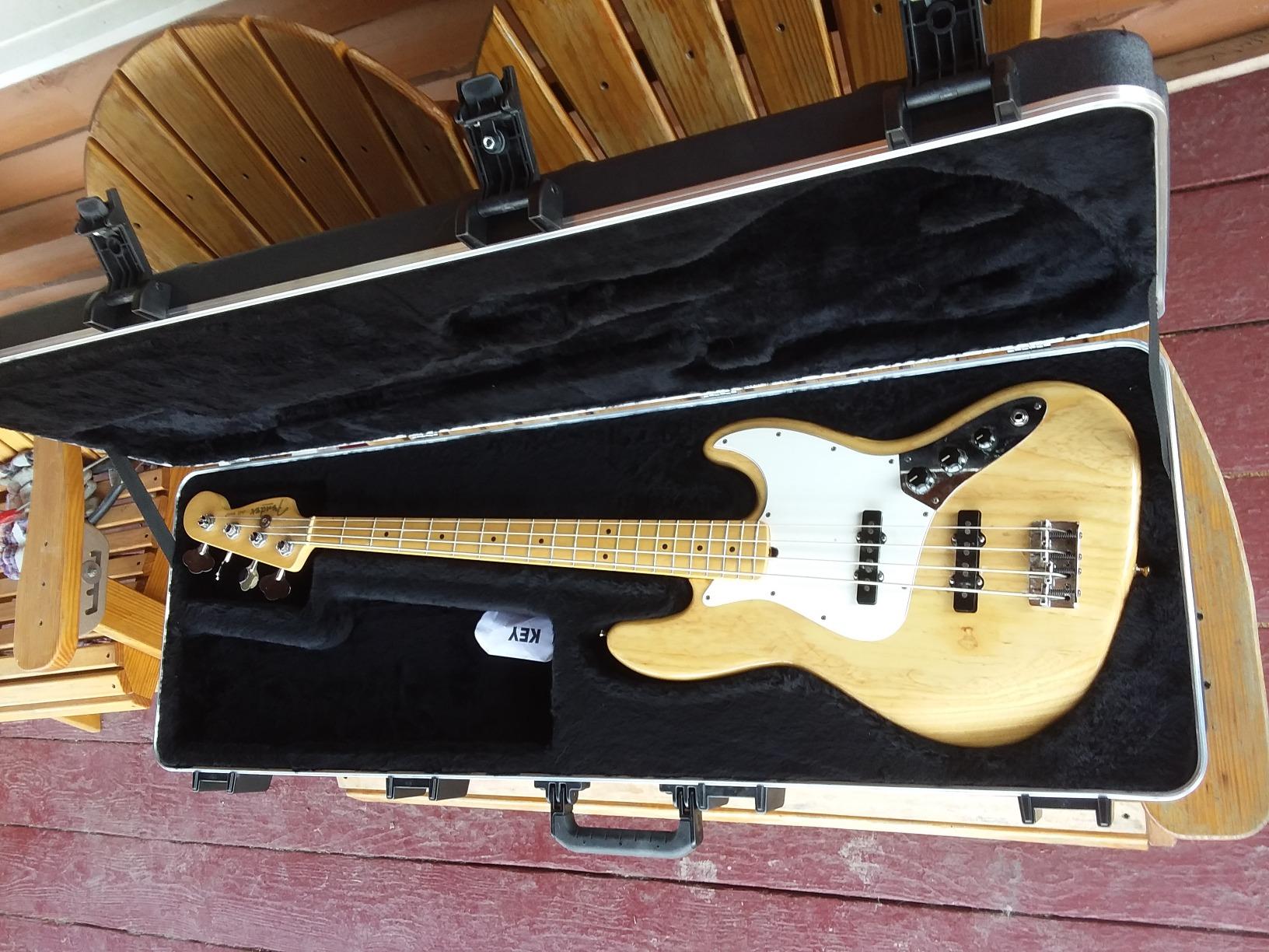 SKB Injection Molded Strat/Tele Flight Case - TSA Latches with Wheels customer photo 2