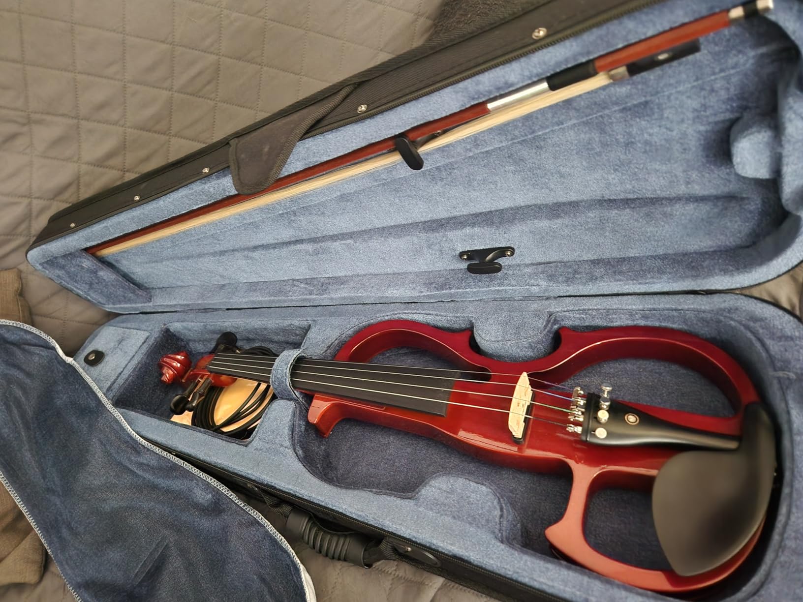 Cecilio Silent Electric Solid Wood Violin Kit with Ebony Fittings, Full Size 4/4, Black Metallic customer photo 1