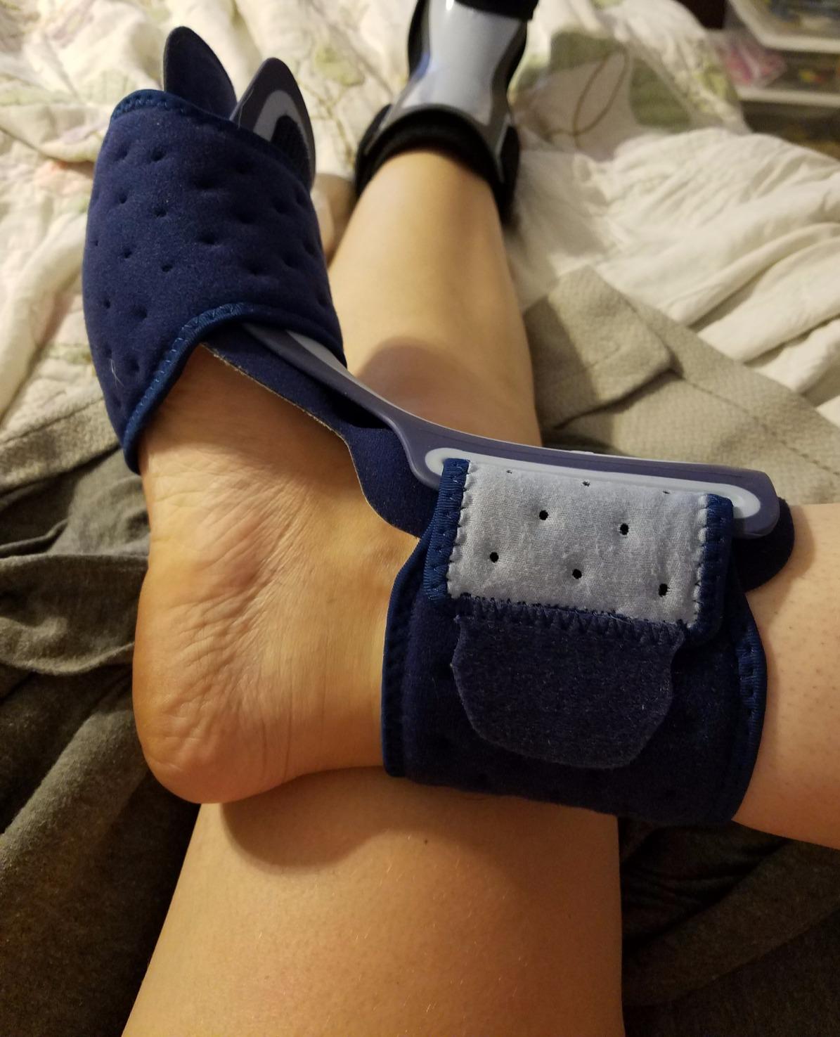FUTURO Plantar Fasciitis Night Support, Adjustable customer photo 2