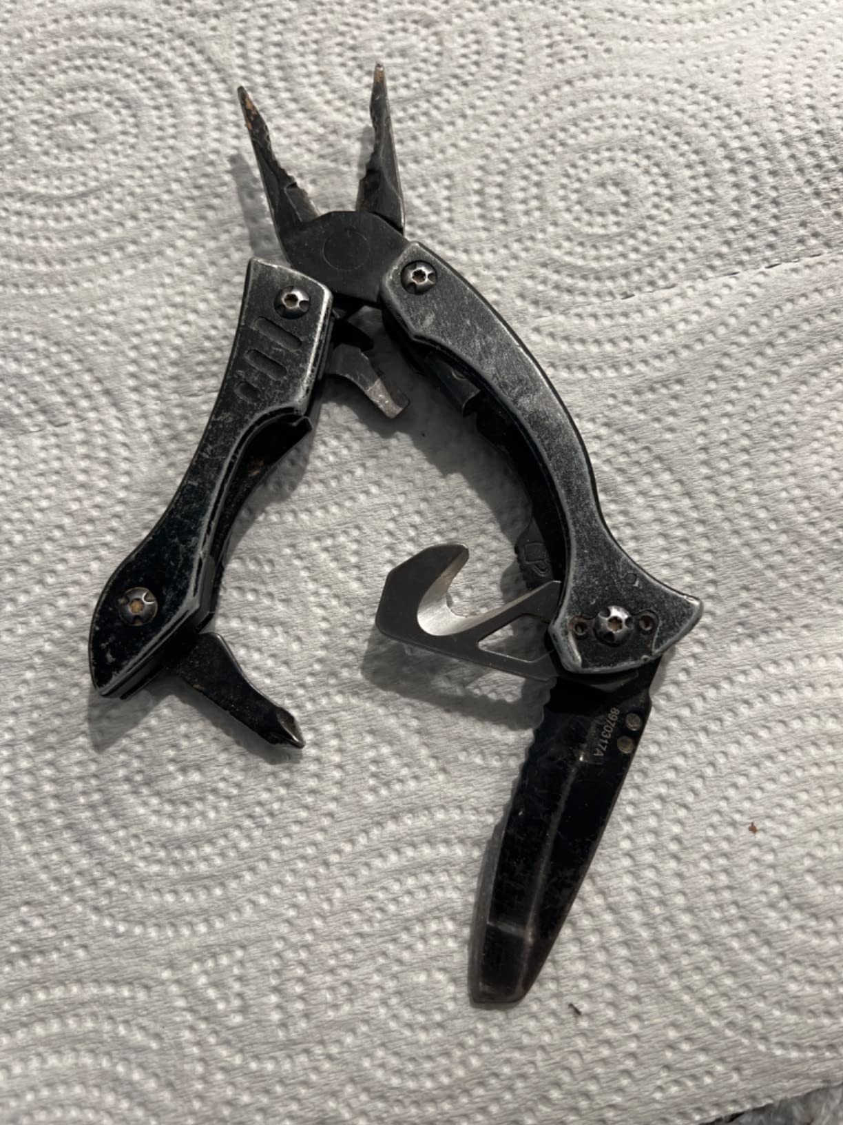 Gerber Gear Crucial EDC Multitool Pocket Knife with Clip and Strap Cutter for Camping and Survival, Black customer photo 2