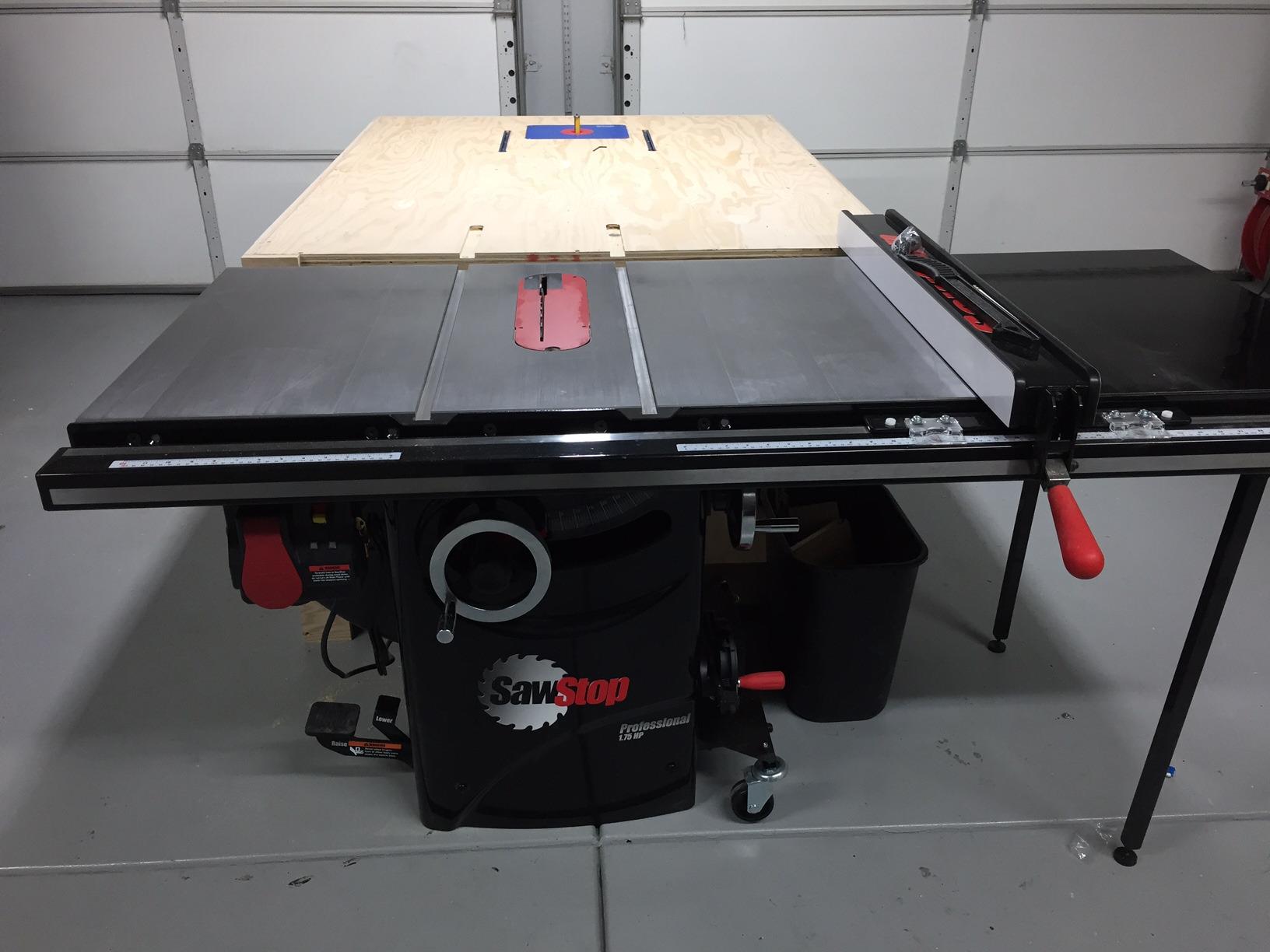 SawStop 10-Inch Professional Cabinet Saw, 1.75-HP, 36-Inch Professional T-Glide Fence System (PCS175-TGP236) customer photo 2
