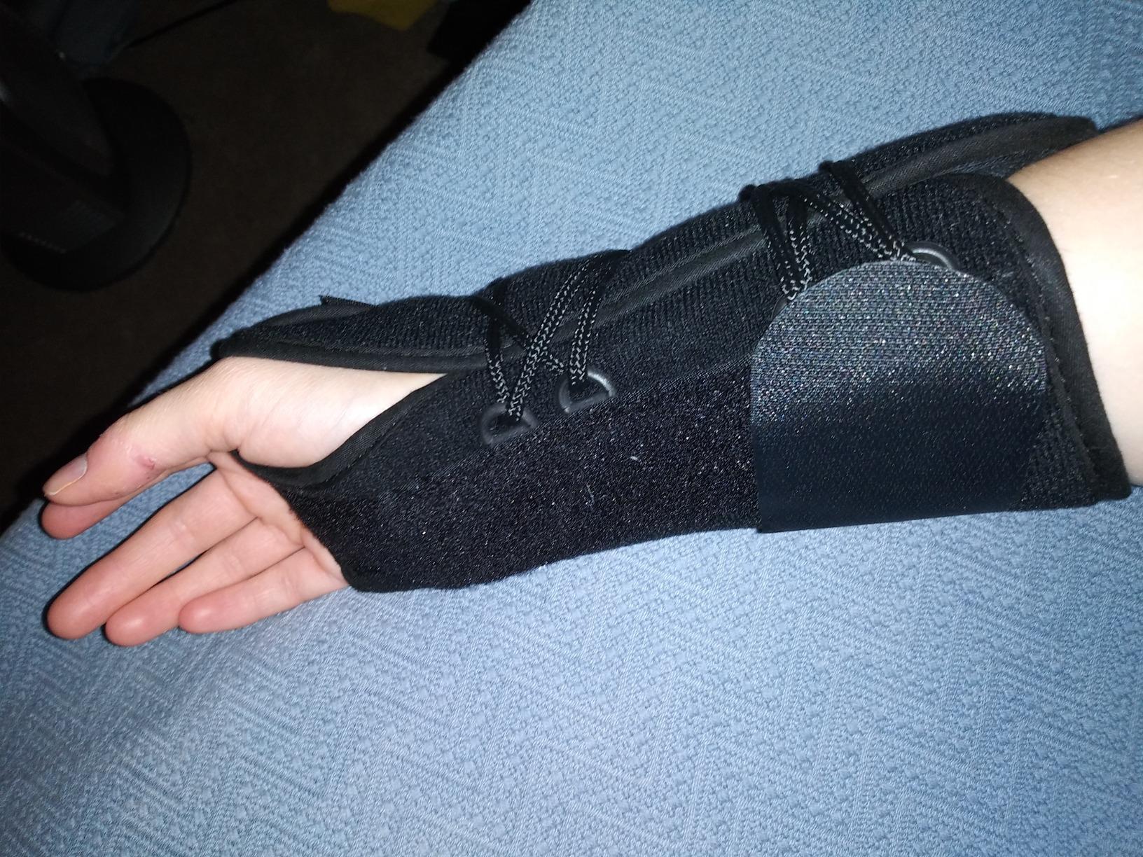 BraceAbility Gaming Wrist Brace - Video Game Support Guard for Console, Laptop, or PC Computer Keyboard and Mouse Gamer with Repetitive Strain Injury (RSI) Pain or Carpal Tunnel Syndrome customer photo 1
