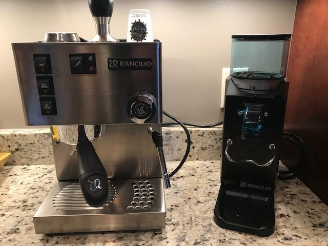 Rancilio Silvia Espresso Machine, 0.3 liters, with Iron Frame and Stainless Steel Side Panels customer photo 1