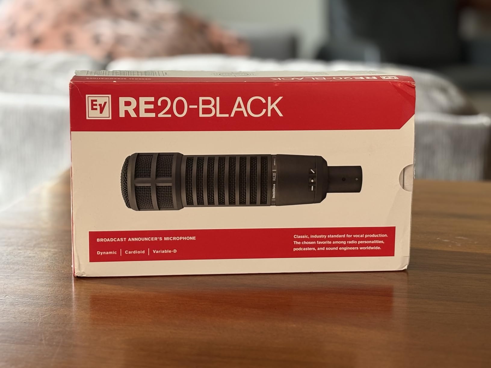 Electro-Voice RE20 Dynamic Cardioid Broadcast Microphone Grey | Variable-D XLR mic for podcasting, streaming, voiceover, radio and studio recording with internal pop filter customer photo 2