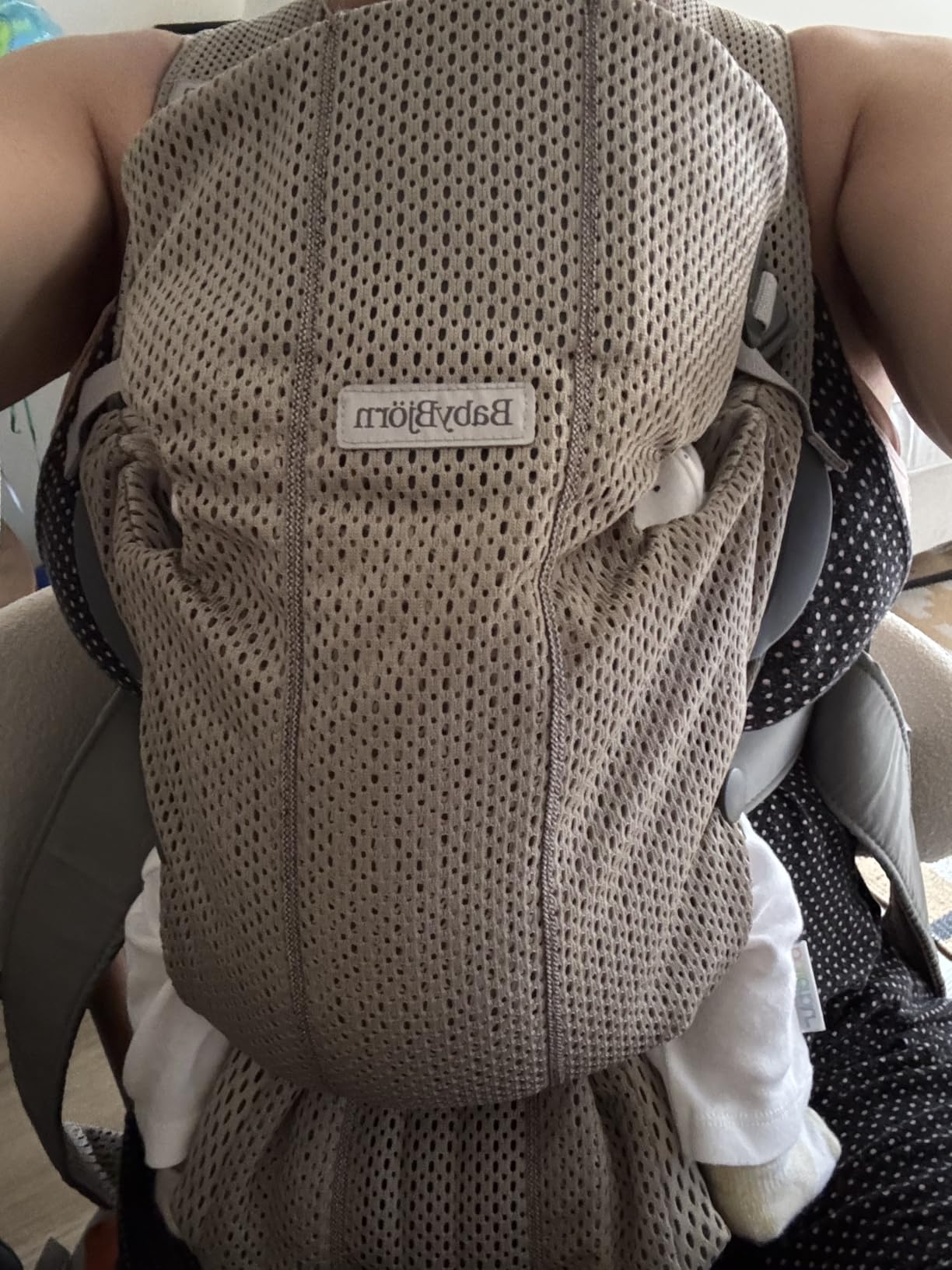 BabyBjorn Baby Carrier Mini, Black, 3D Mesh | Newborn Carrier (7-15 lbs), Ergonomic, Easy-to-Use customer photo 1