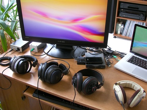 beyerdynamic DT 990 PRO Studio Headphones (250 Ohm, Black) | Open Back, Over Ear, Wired Professional Mixing, Music Production, Editing, Audiophile, Black Velour Ear Pads customer photo 2