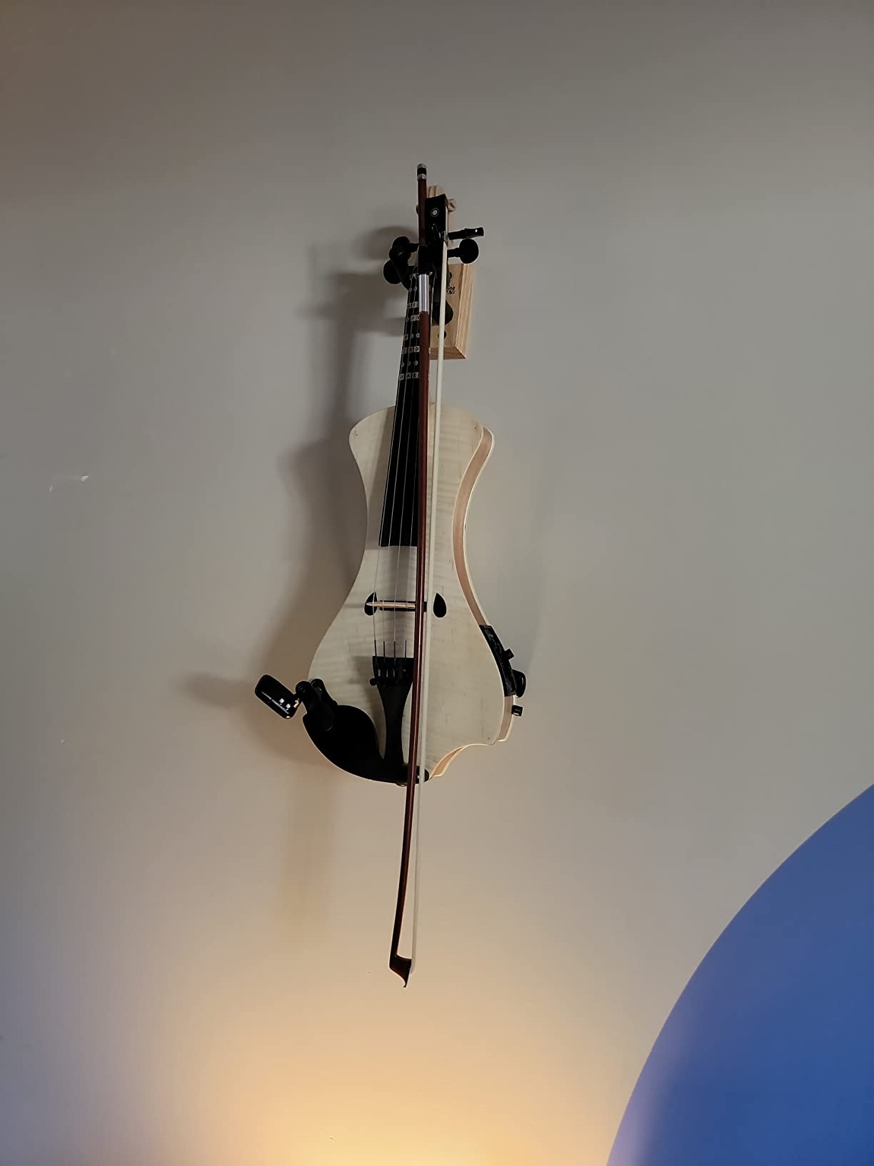 Electric Violin Bunnel NEXT (Clear) Outfit 4/4 Full Size (Honey) - Kennedy Violins customer photo 1