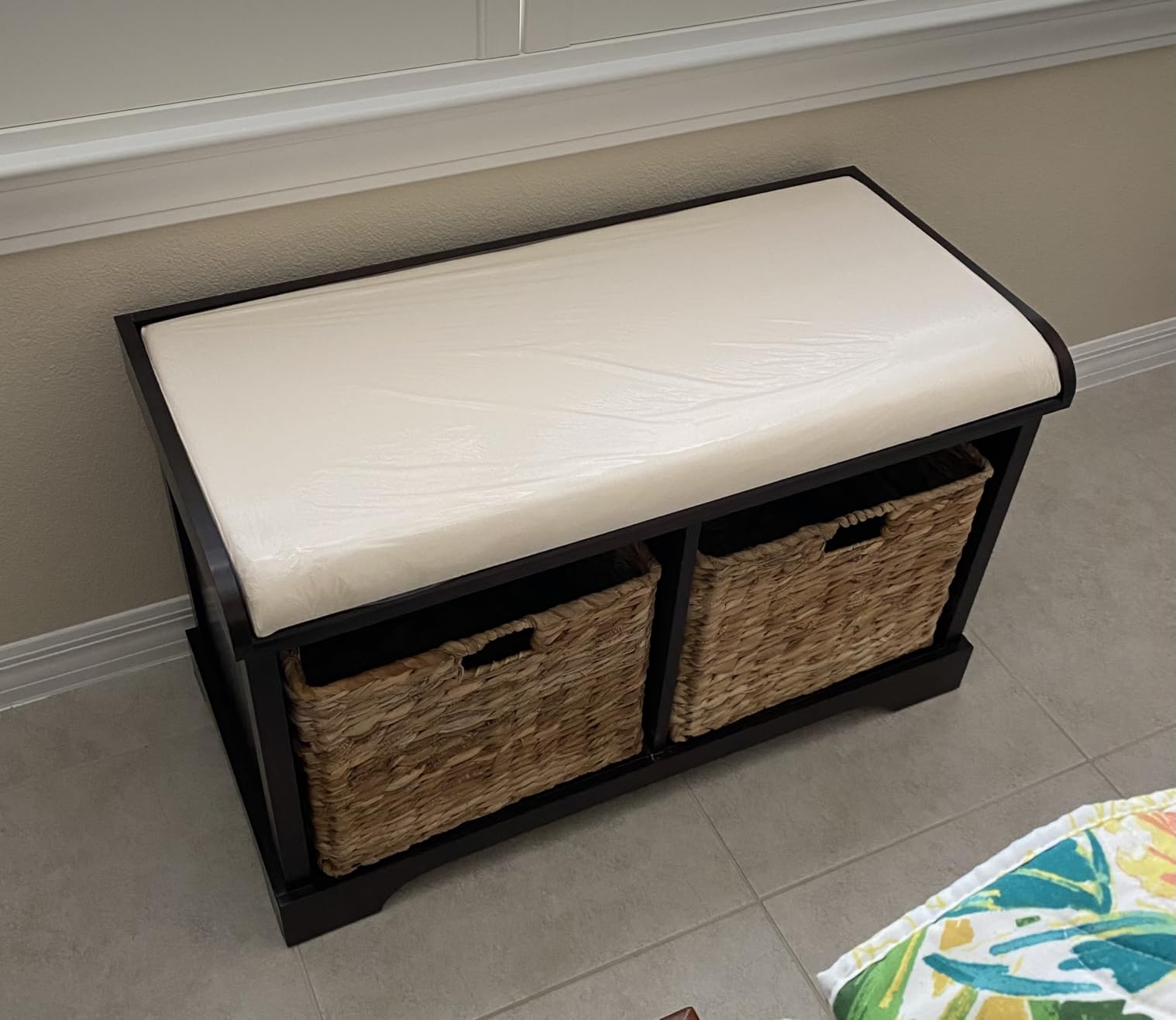 SAFAVIEH Freddy 2-Basket Storage Bench - Vintage White - Solid Wood - Coastal Basket Storage Design - 18
