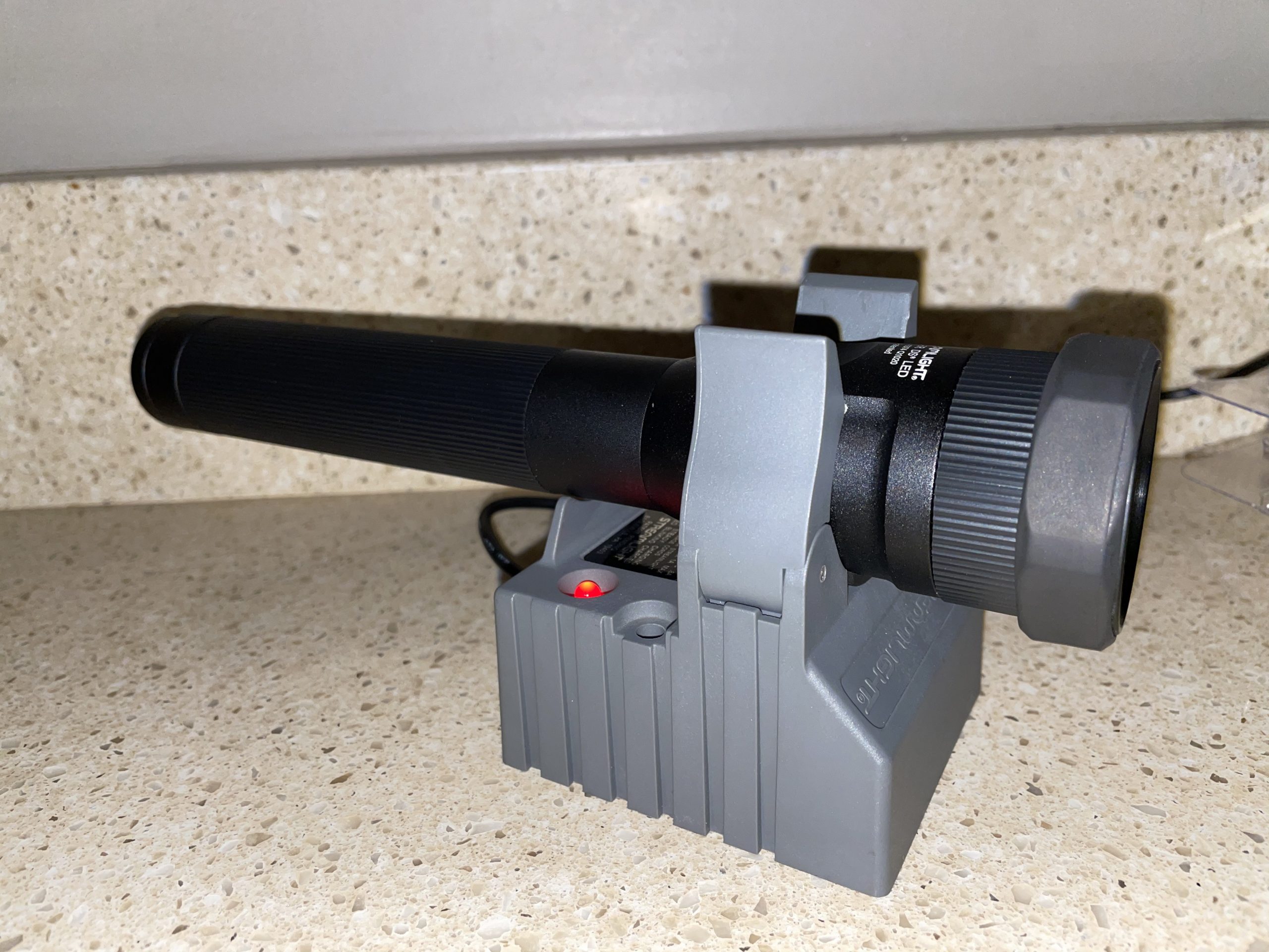 Streamlight 75866 Stinger DS 425-Lumen Flashlight with Charger, Black customer photo 2