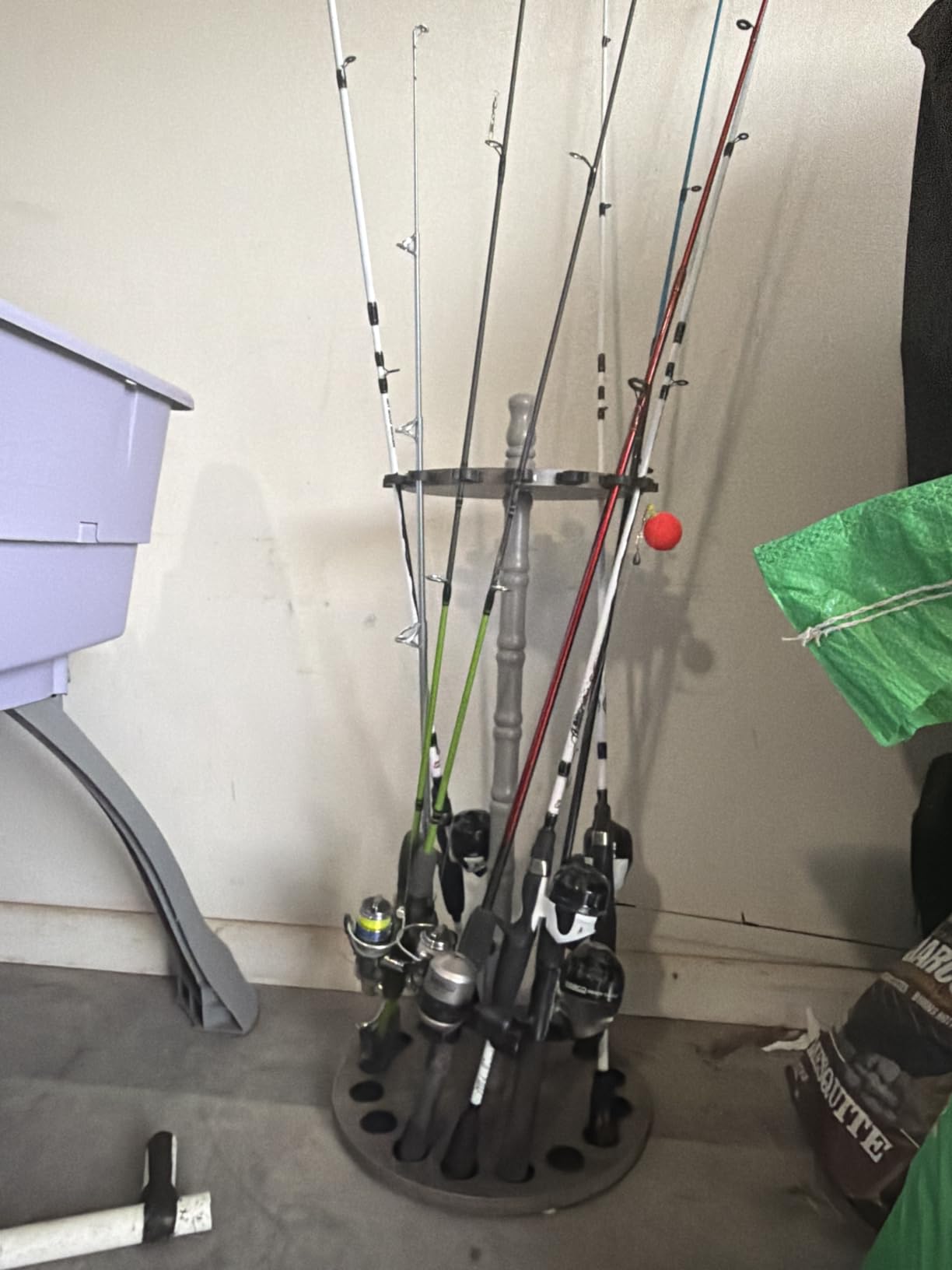 Rush Creek Creations Round 16 Fishing Rod Storage Rack - Features Traditional Handcrafted Wood Post - No Tool Assembly, Wood Grain Laminate customer photo 1