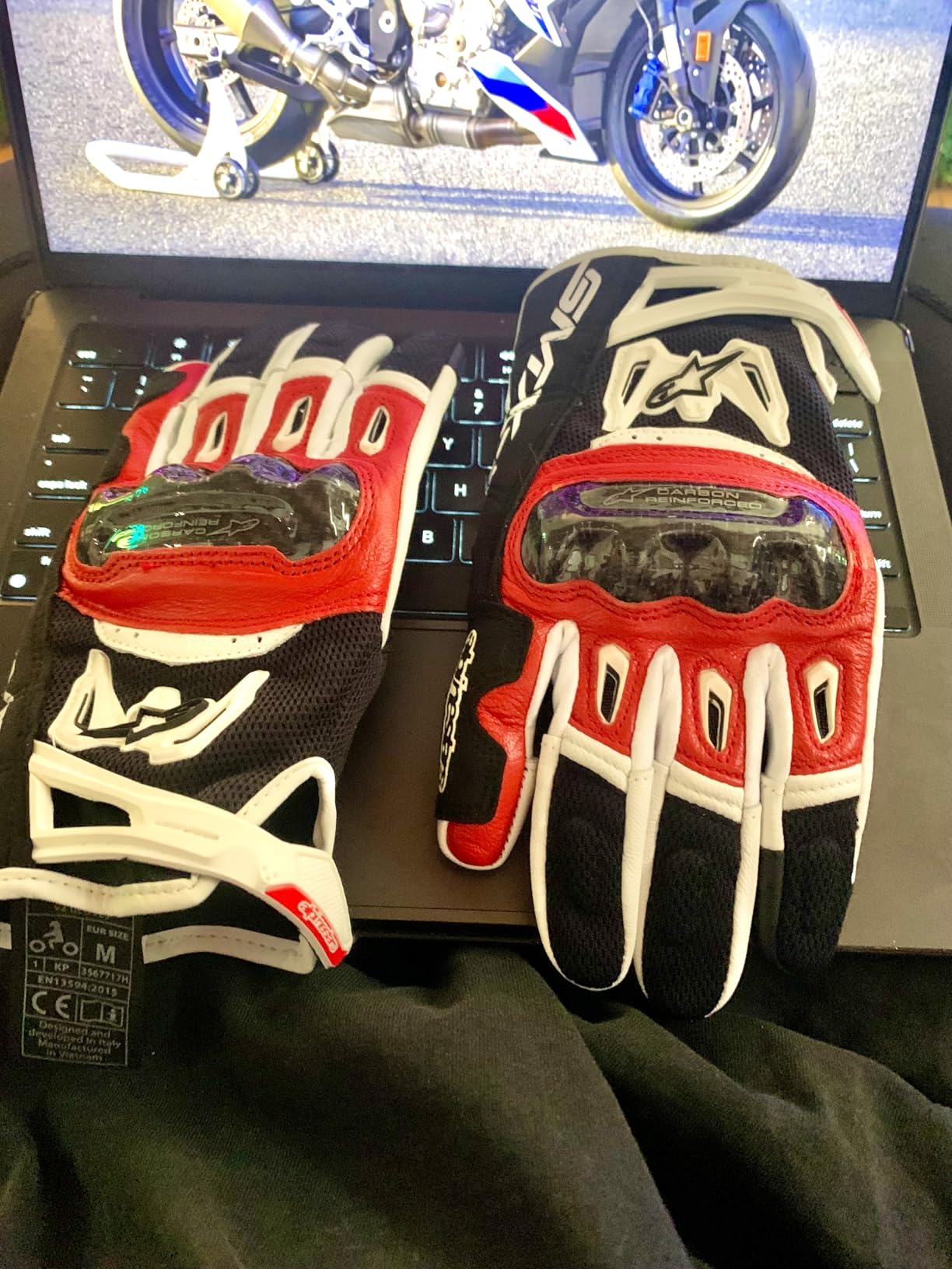 Alpinestars SMX-2 Air Carbon V2 Gloves - Full-Grain Leather & 3D Mesh, Carbon Knuckle Protection, Touchscreen Compatible customer photo 1
