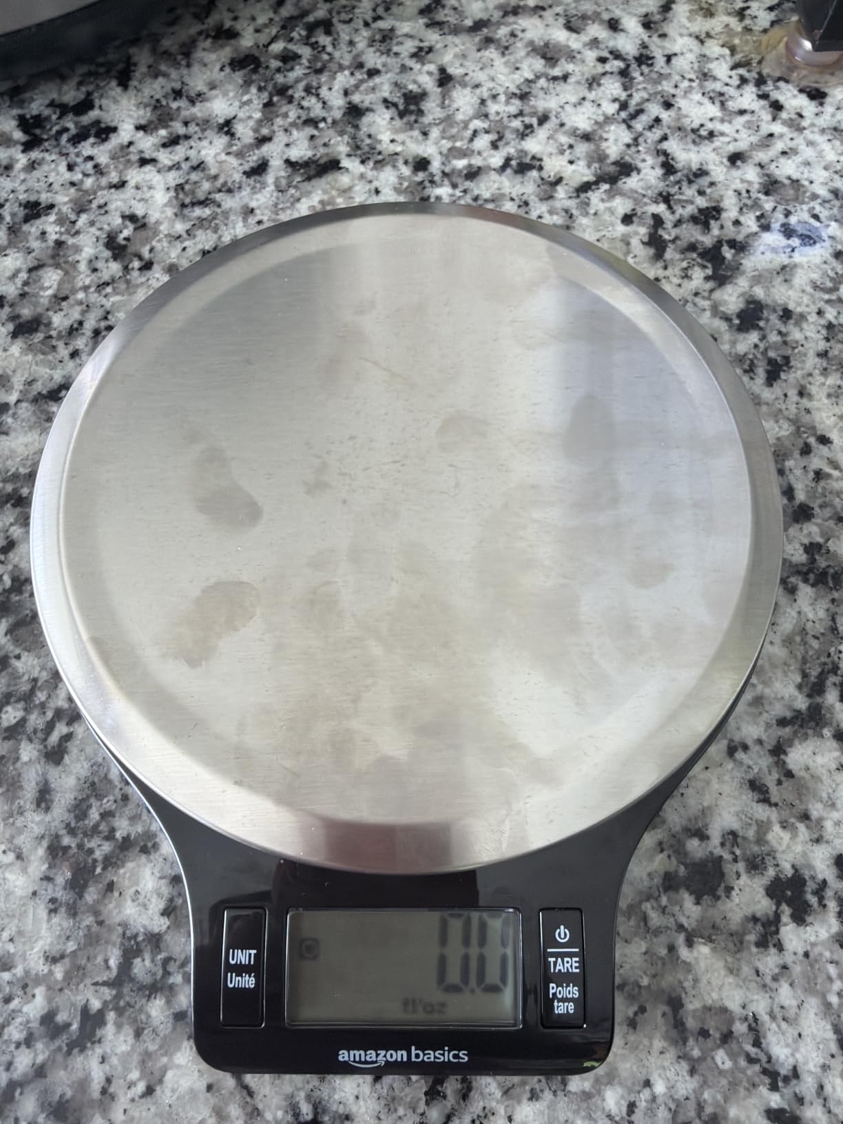 Amazon Basics Digital Kitchen Scale with LCD Display, Tare Function, Multiple Units, Weighs up to 11 Pounds, Batteries Included, Black and Stainless Steel customer photo 2