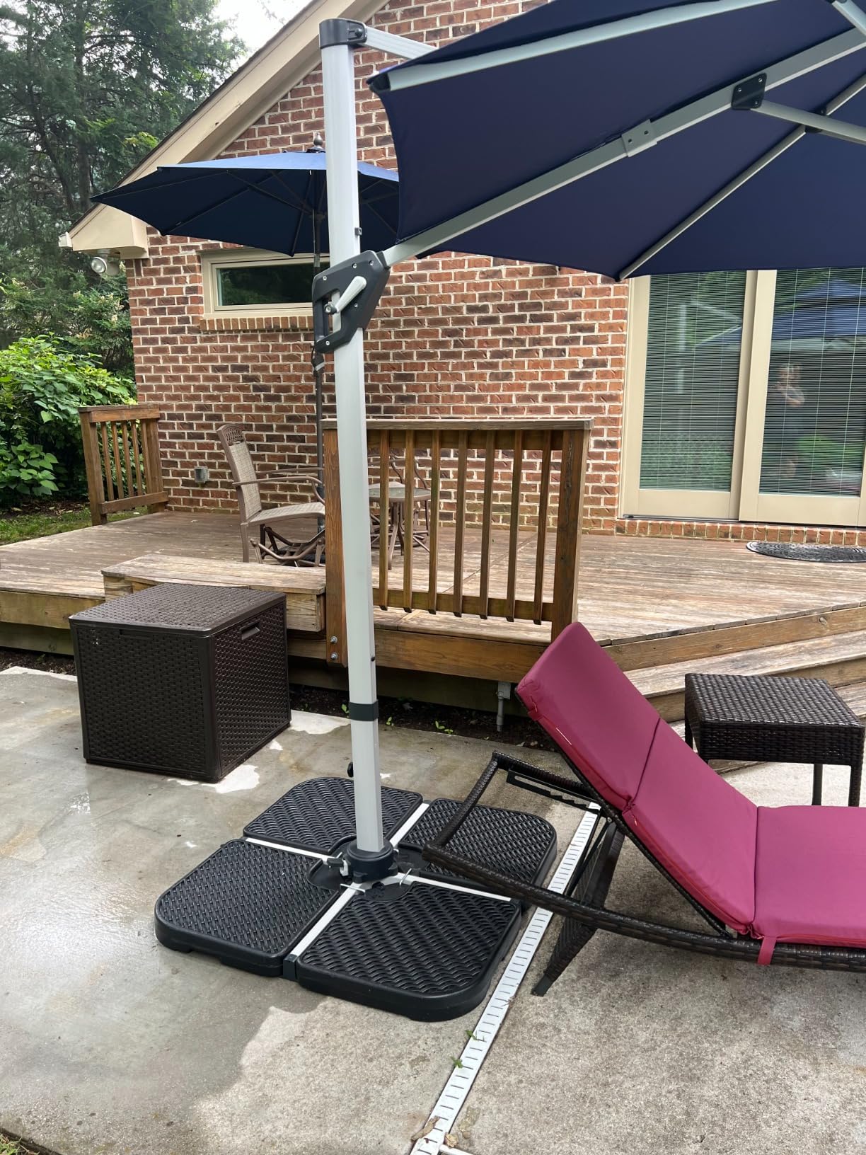 Best Choice Products 4-Piece 155lb Capacity Heavy-Duty Cantilever Offset Patio Umbrella Stand Square Base Plate Set w/ Easy-Fill Spouts for Water or Sand - Black customer photo 1