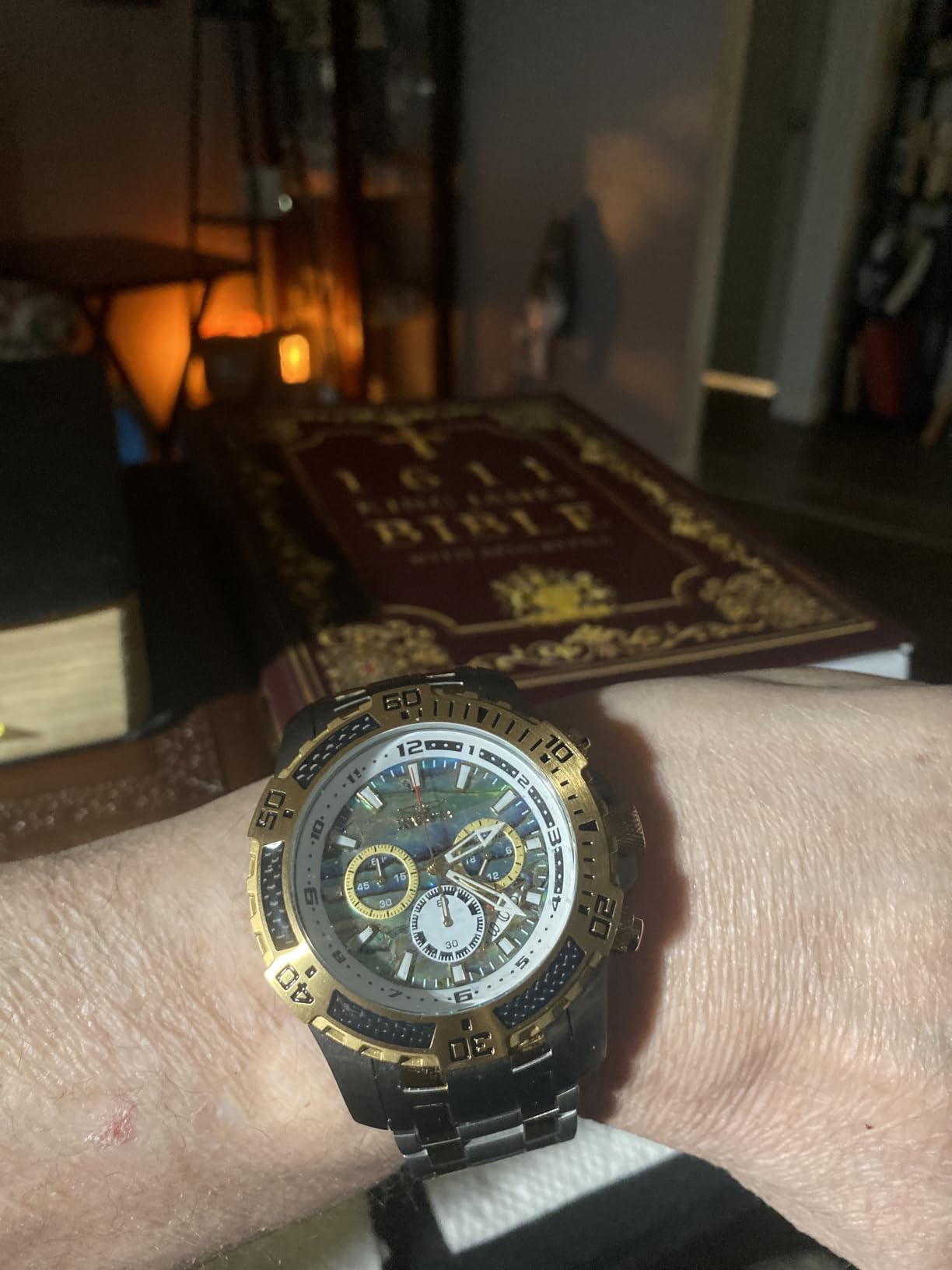 Invicta Men's Pro Diver Scuba Quartz Chronograph Carbon Fiber Bezel Abalone Dial Bracelet Watch, 50mm customer photo 1