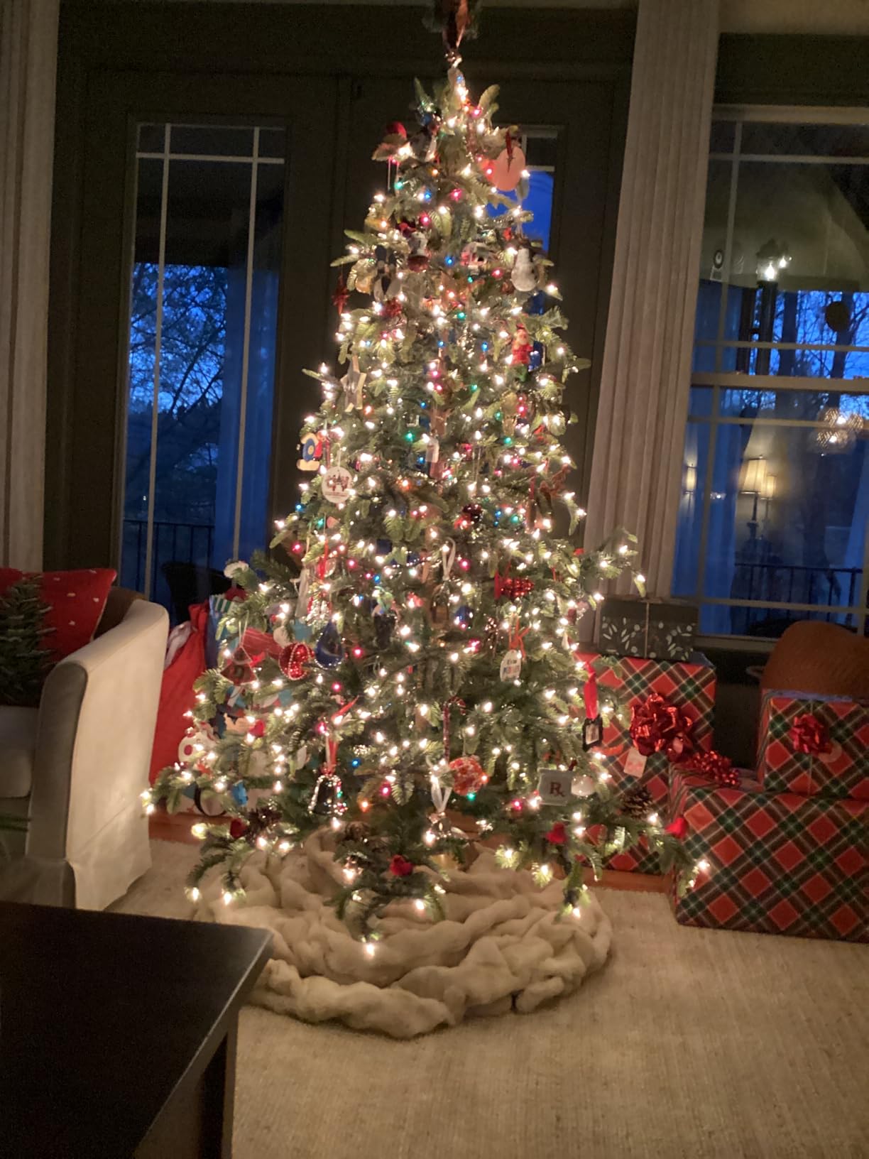 Puleo International 6.5ft Pre-Lit Aspen Fir Artificial Christmas Tree with 500 Clear Lights, 903 Realistic Dense Branch Tips, Easy Setup Artificial Trees with Sturdy Metal Stand customer photo 1