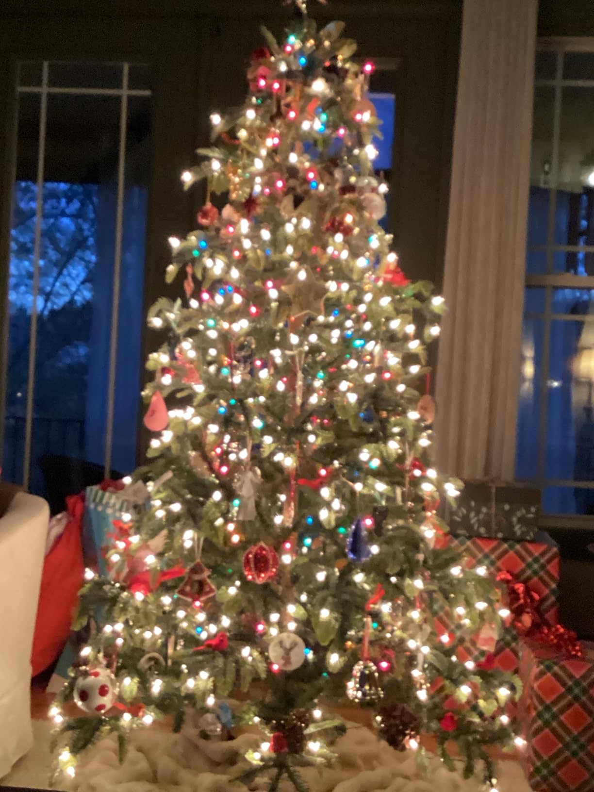 Puleo International 6.5ft Pre-Lit Aspen Fir Artificial Christmas Tree with 500 Clear Lights, 903 Realistic Dense Branch Tips, Easy Setup Artificial Trees with Sturdy Metal Stand customer photo 2