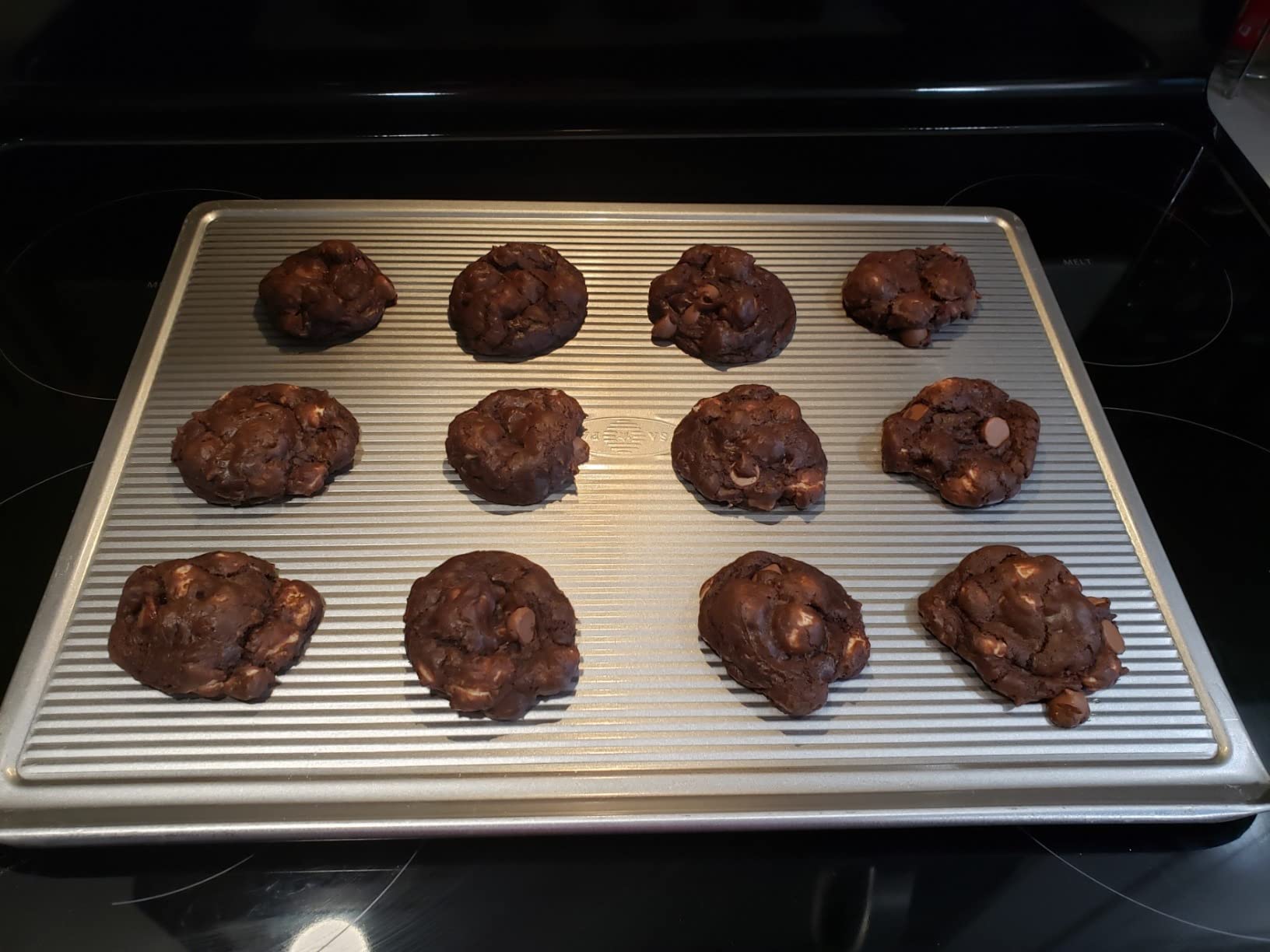 USA Pan Bakeware Cookie Sheet, Warp Resistant Nonstick Baking Pan, Made in the USA from Aluminized Steel, Large Set of 2 customer photo 1