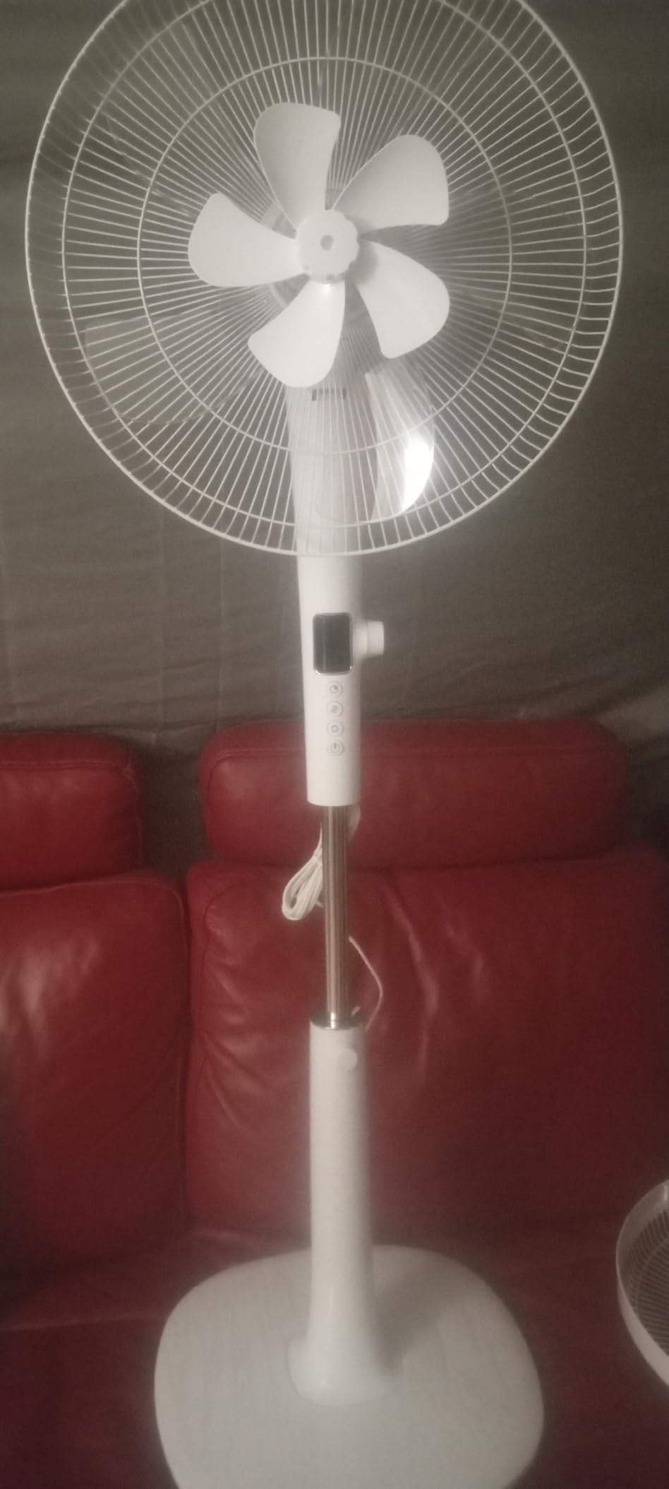 Amazon Basics 16-inch Quiet DC Motor Standing Floor Fan for Bedroom, 12 Speed with Remote, 3 Breeze Modes, Adjustable Height, Dual-Layered Blades, Timer, Energy Efficient (28W), White customer photo 1