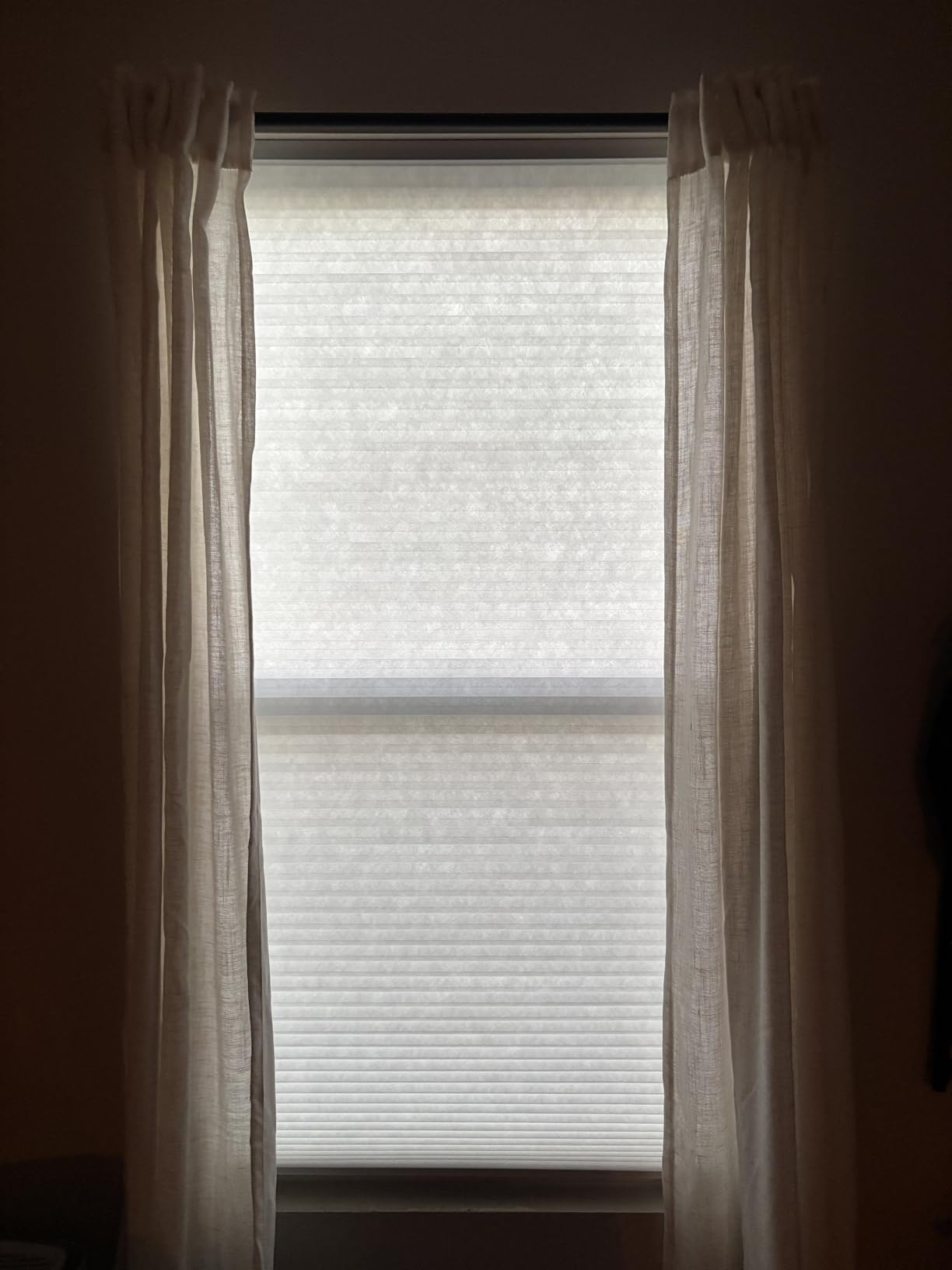 BlindsAvenue Cordless Cellular Honeycomb Shade, Light Filtering Blinds for Indoor Window, Thermal Insulation Shades for Home, Noise Reduction, Color: White, Size: 35
