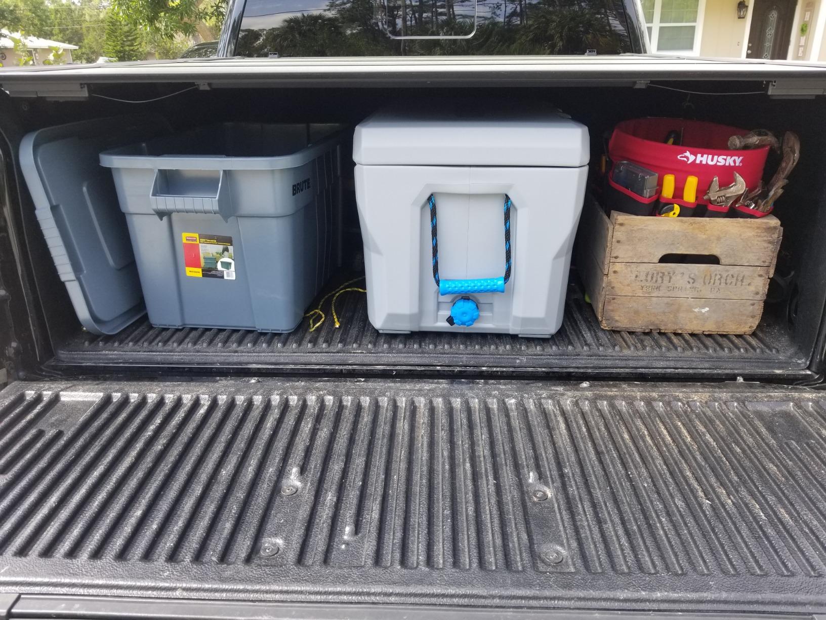 UnderCover ArmorFlex Hard Folding Truck Bed Tonneau Cover | AX22019 | Fits 2015 - 2020 Ford F-150 5' 7