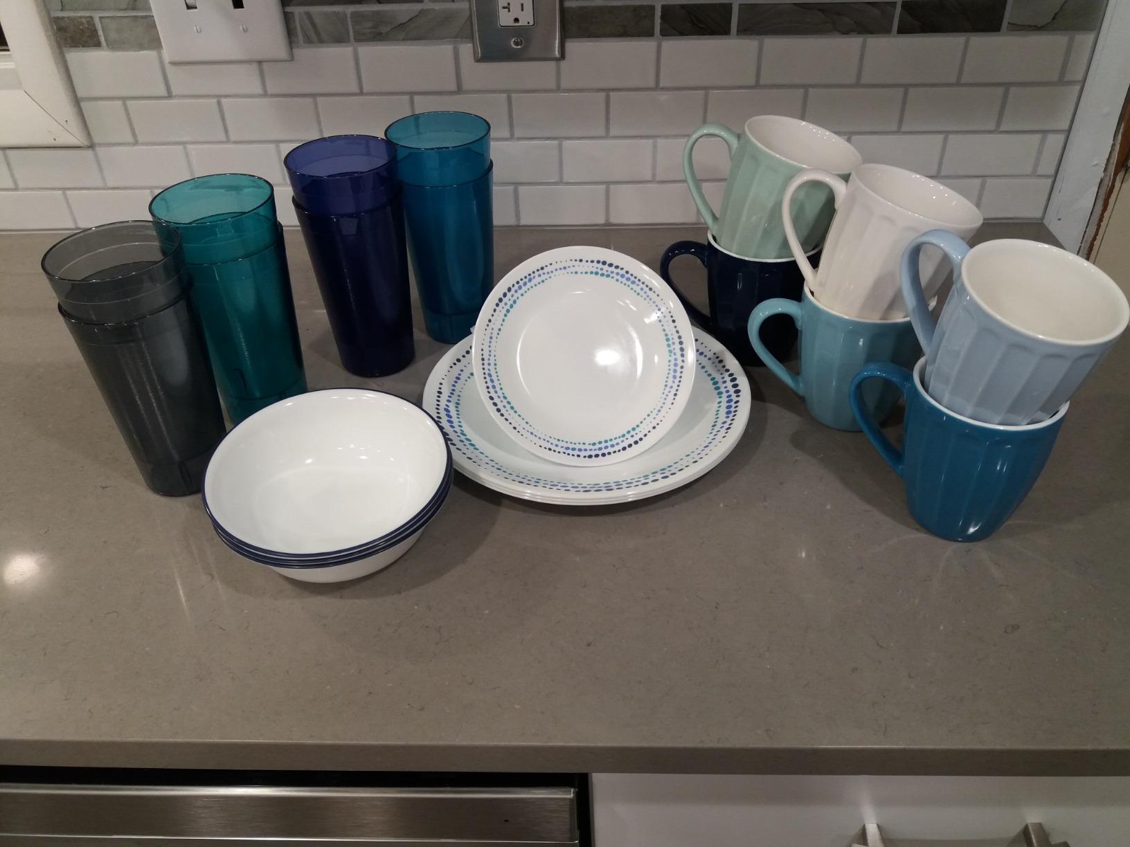 Vitrelle 18-Piece Service for 6 Dinnerware Set Triple Layer Glass and Chip Resistant, Lightweight Round Plates and Bowls Set, Ocean Blue customer photo 1