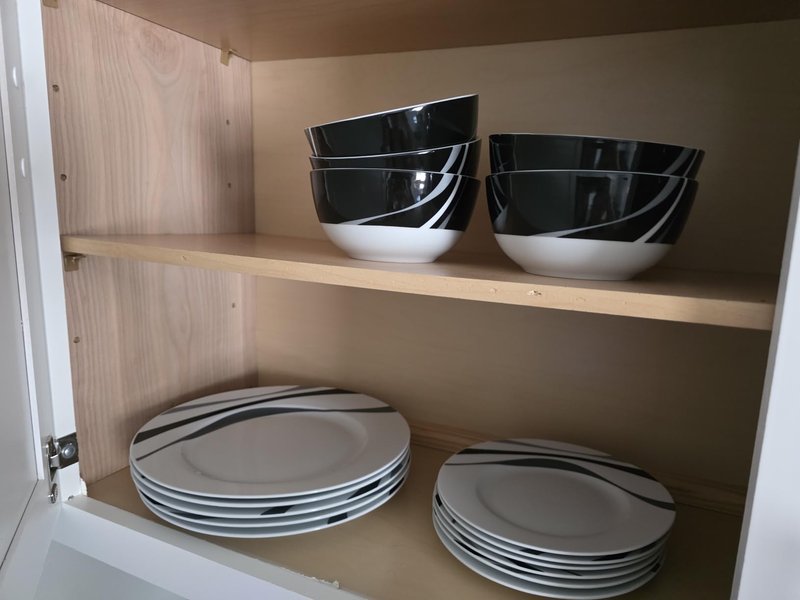 18-Piece Complete Kitchen Dinnerware Set - Microwave and Dishwasher Safe, Plates, Dishes, Bowls for Everyday Use, Service for 6, White Porcelain Coupe customer photo 1