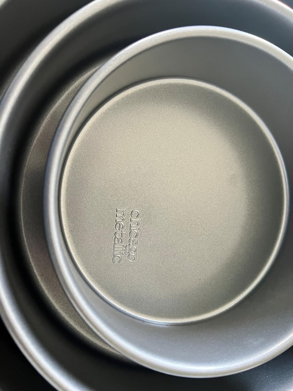 Professional Nonstick Round Cake Pan Set, 3-Piece Bakeware Set with 6 Inch, 8 Inch, and 10 Inch Pans, Heavy-Weight Aluminized Steel for Even Baking customer photo 1