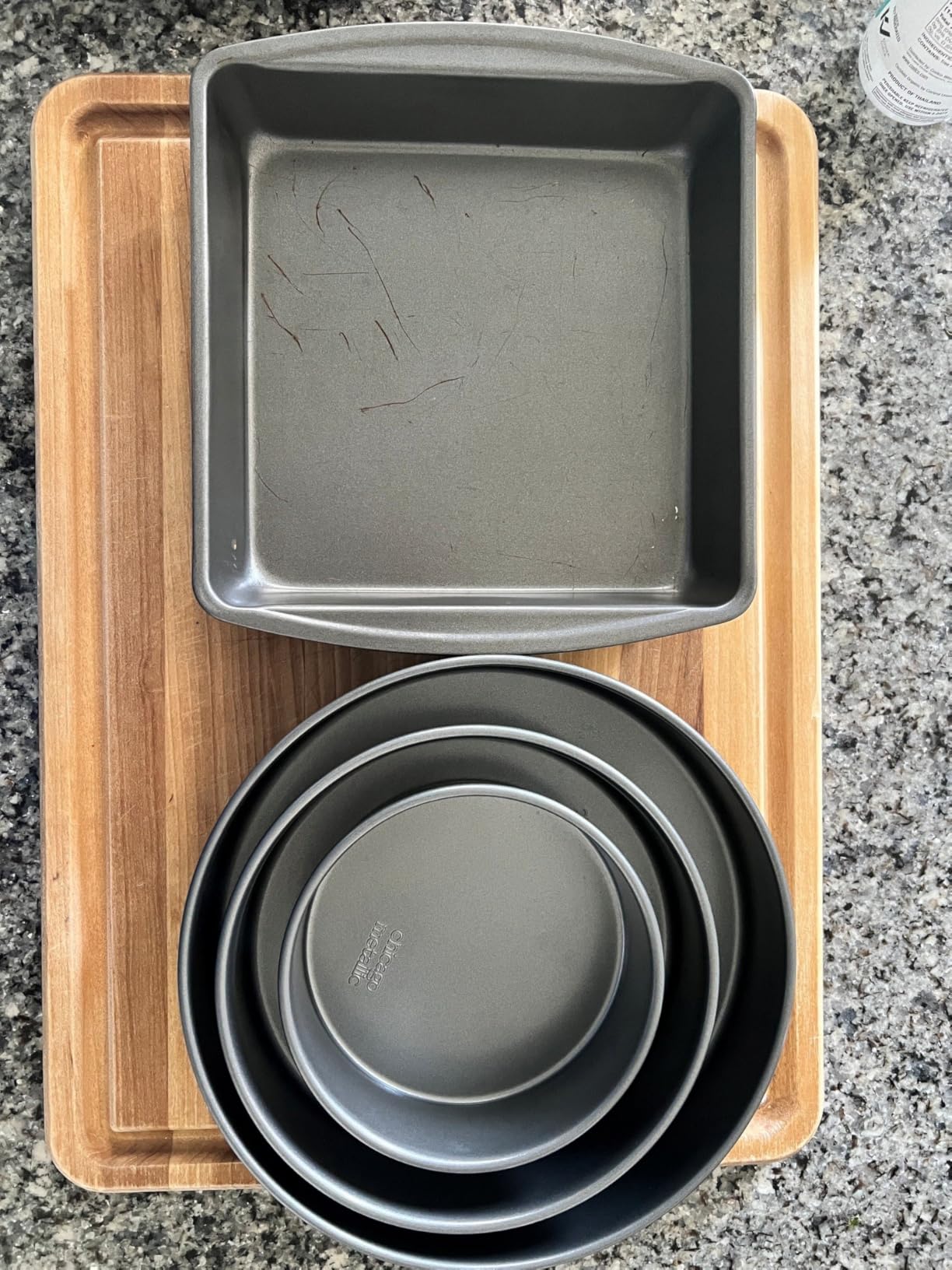 Professional Nonstick Round Cake Pan Set, 3-Piece Bakeware Set with 6 Inch, 8 Inch, and 10 Inch Pans, Heavy-Weight Aluminized Steel for Even Baking customer photo 2
