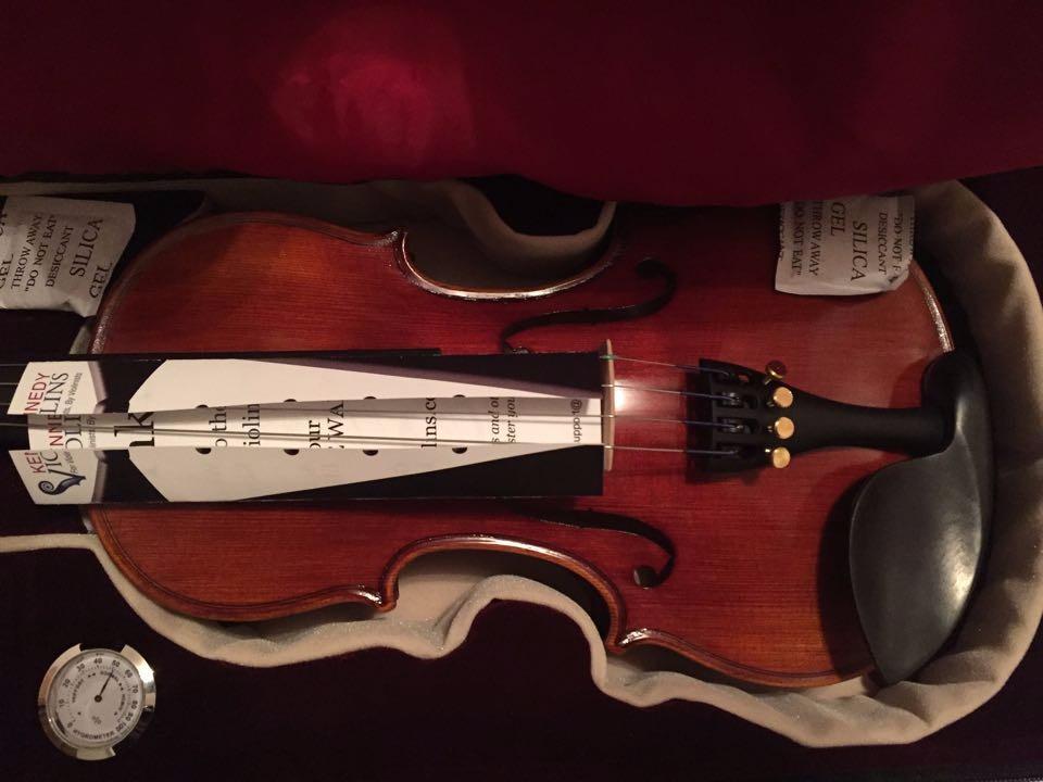 Louis Carpini G2 Violin Outfit 4/4 Full Size - Carrying Case and Accessories Included - Solid Maple Wood and Ebony Fittings By Kennedy Violins customer photo 1