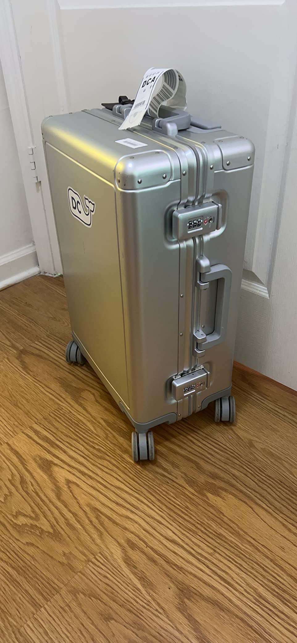 LEVEL8 Gibraltar Aluminum Zipperless Luggage 20 Inch, Hardside Carry on Suitcases with Wheels Tsa Lock, 8 Spinner Wheels, Dark Grey customer photo 1