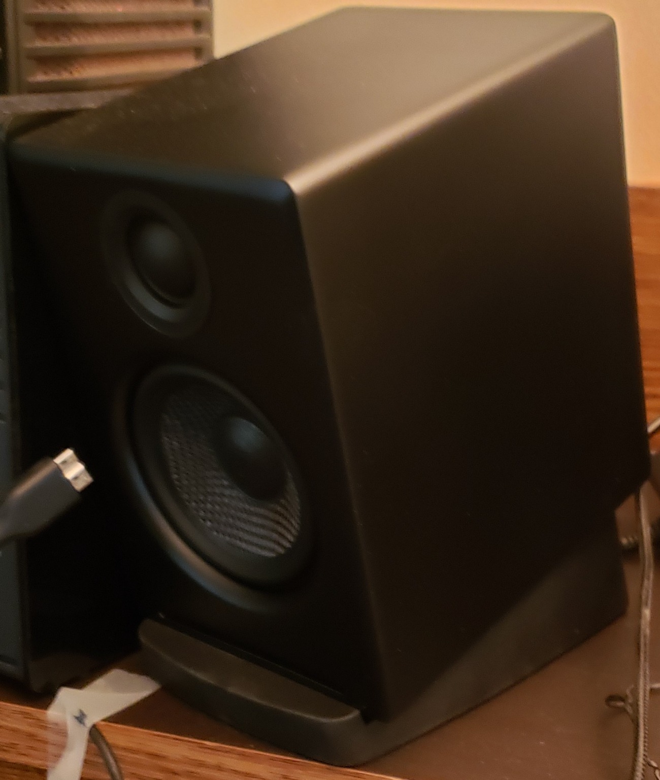 Audioengine A2+ Wireless Computer Speakers - Bluetooth Desktop Speakers with 24-Bit DAC for PC, Mac, Gaming and Music - Green customer photo 2