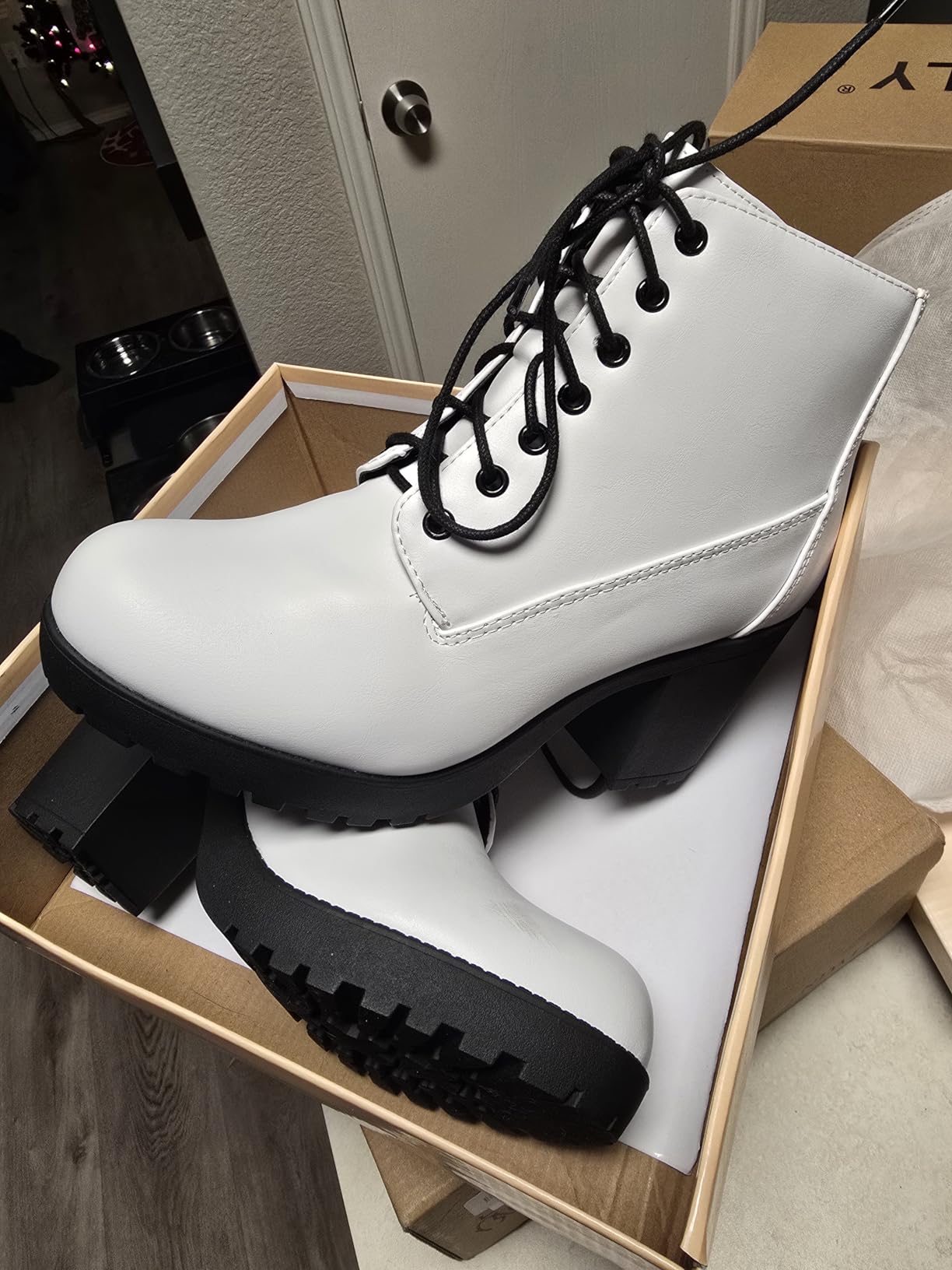 DREAM PAIRS Second Lug Sole Chunky Heel Combat Ankle Bootie Lace up w/Side Zipper customer photo 2