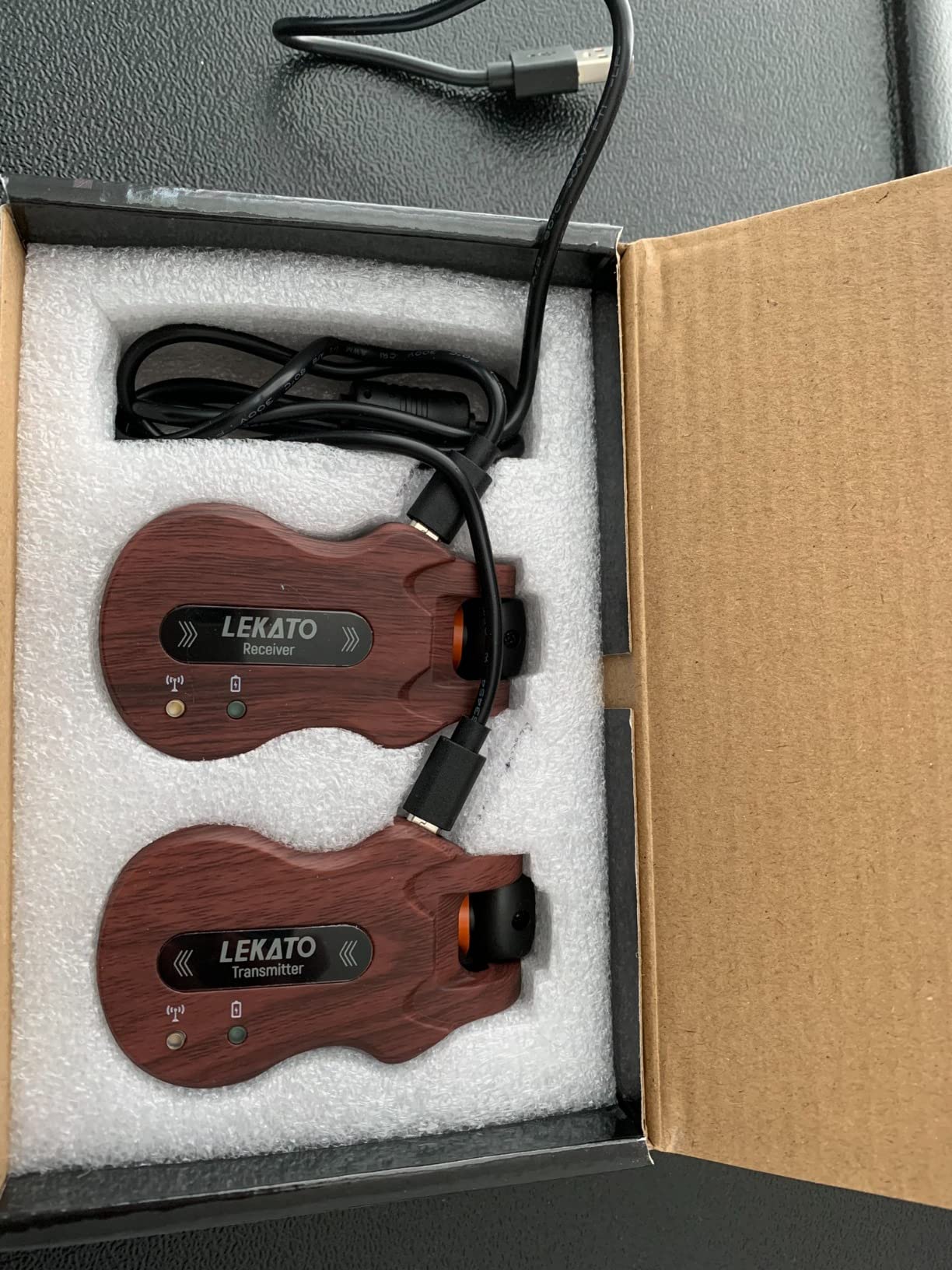 LEKATO 5.8GHz Wireless Guitar System, 24-Bit Audio Transmitter and Receiver for Live Stage and Studio Practice, 220 Degree Rotatable Plug Fits Electric Bass, Black customer photo 2
