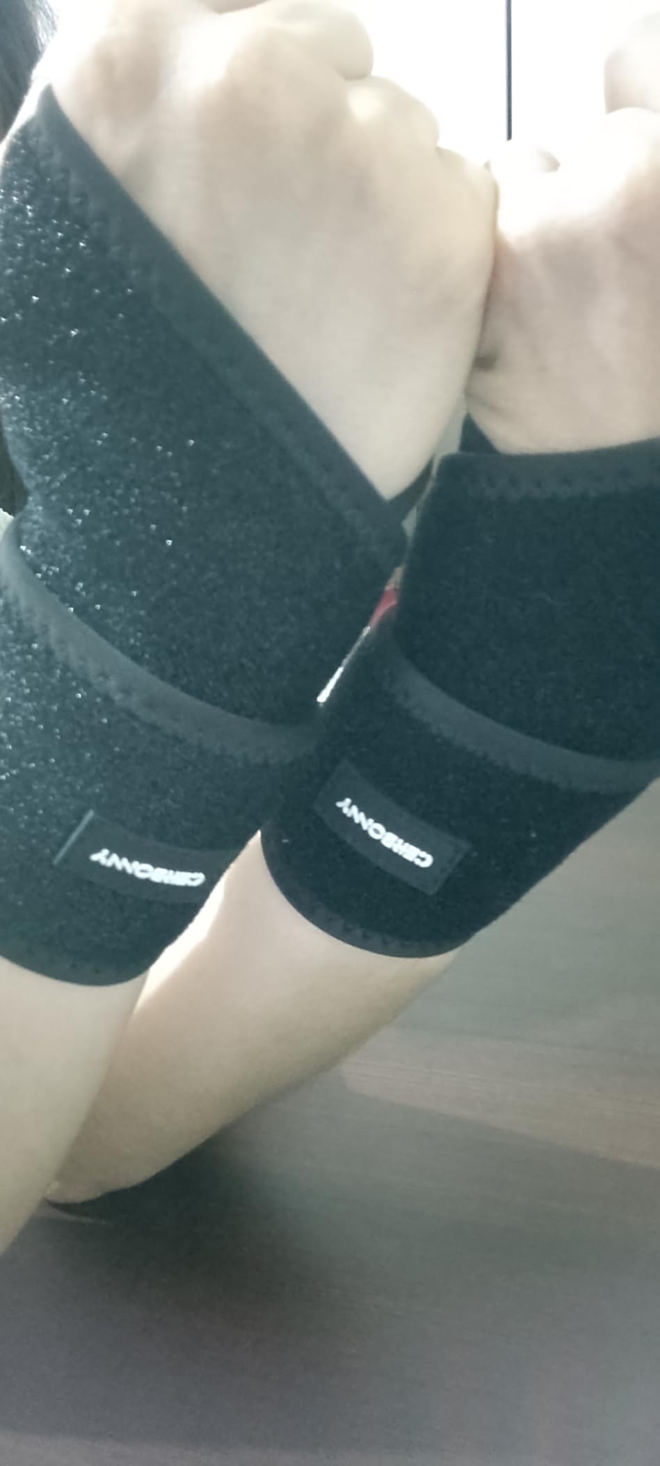 CERBONNY Carpal Tunnel Wrist Brace, 2 Pack Wrist Support Brace Adjustable Wrist Strap Reversible Wrist Brace for Sports Protecting/Carpal Tunnel/Arthritis - Right & Left customer photo 2