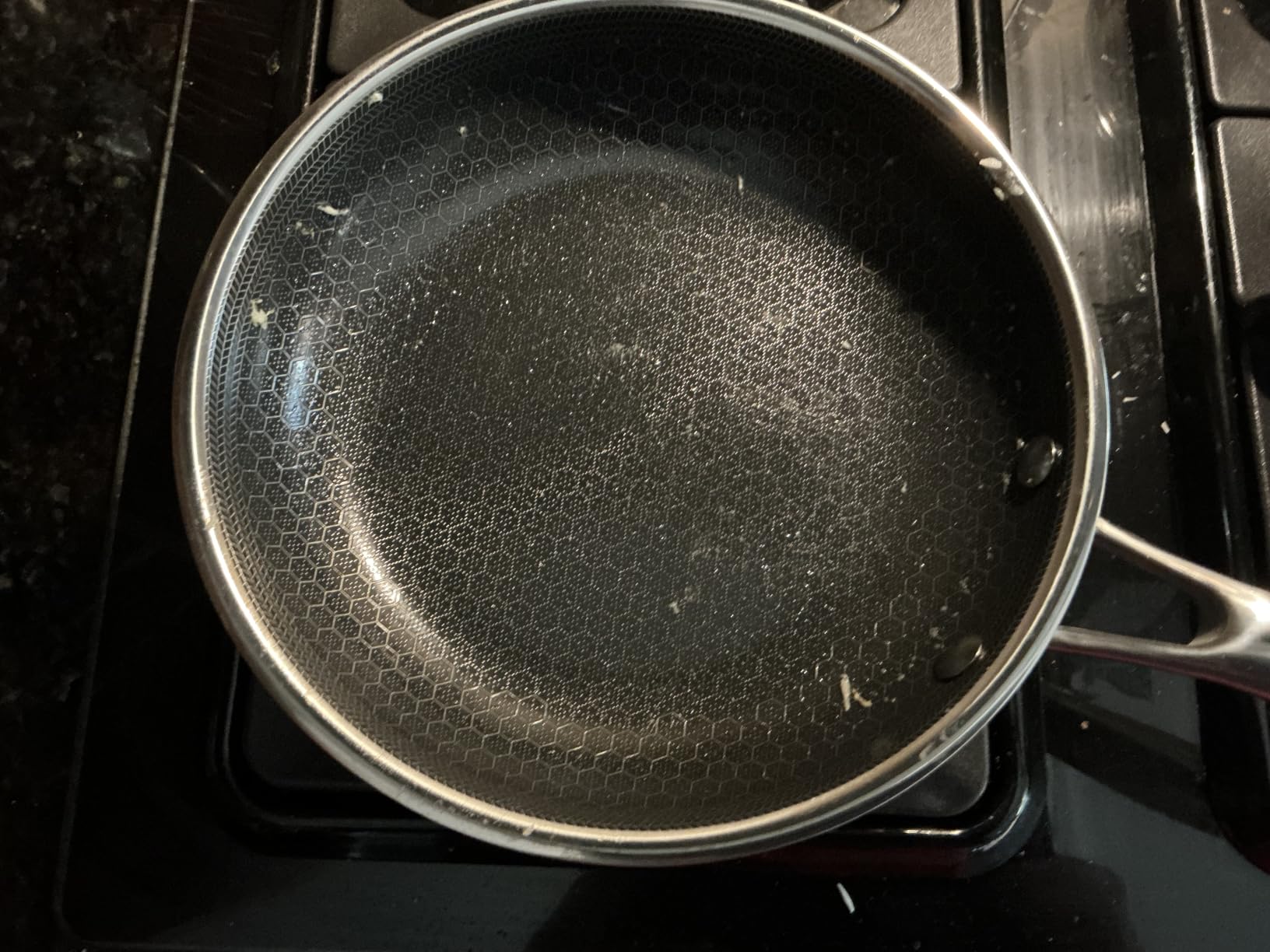 HexClad 10 Inch Hybrid Nonstick Frying Pan, Stay-Cool Handle, Dishwasher and Oven Safe, Induction Ready, Compatible with All Cooktops customer photo 1