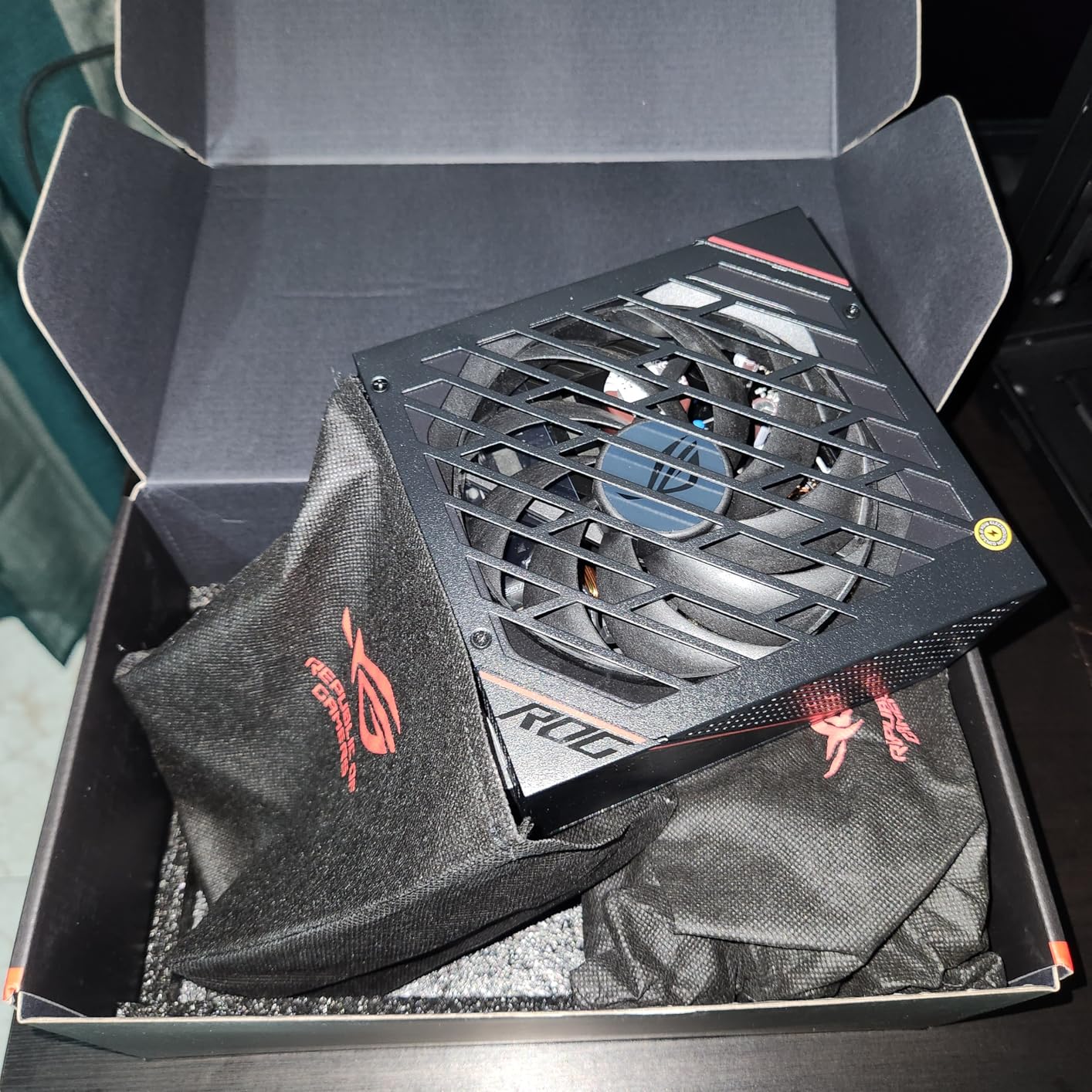 ASUS ROG Strix 750 Fully Modular 80 Plus Gold 750W ATX Power Supply with 0dB Axial Tech Fan and 10 Year Warranty customer photo 1