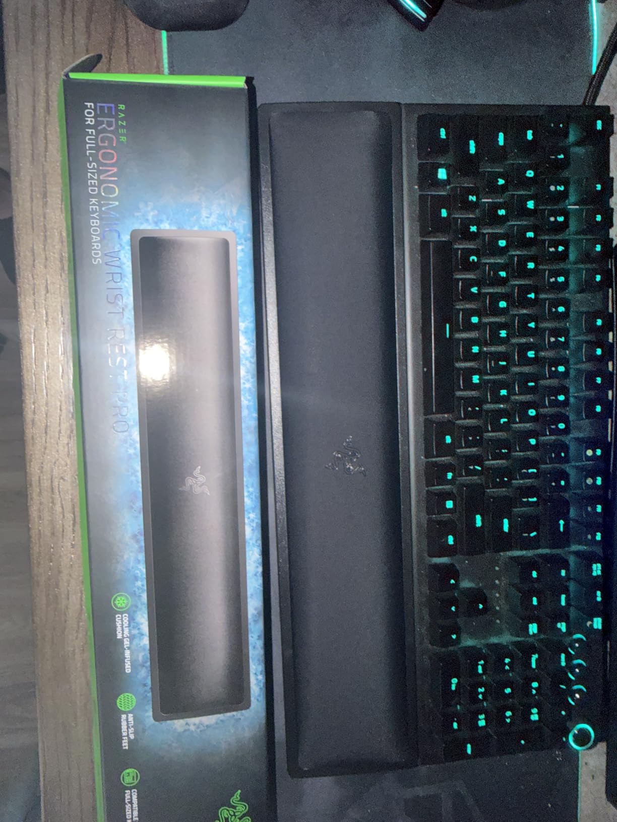 Razer Ergonomic Wrist Rest Pro for Full-Sized Keyboards: Cooling Gel Infused - Anti-Slip Rubber Base - Angled Incline - Classic Black customer photo 1