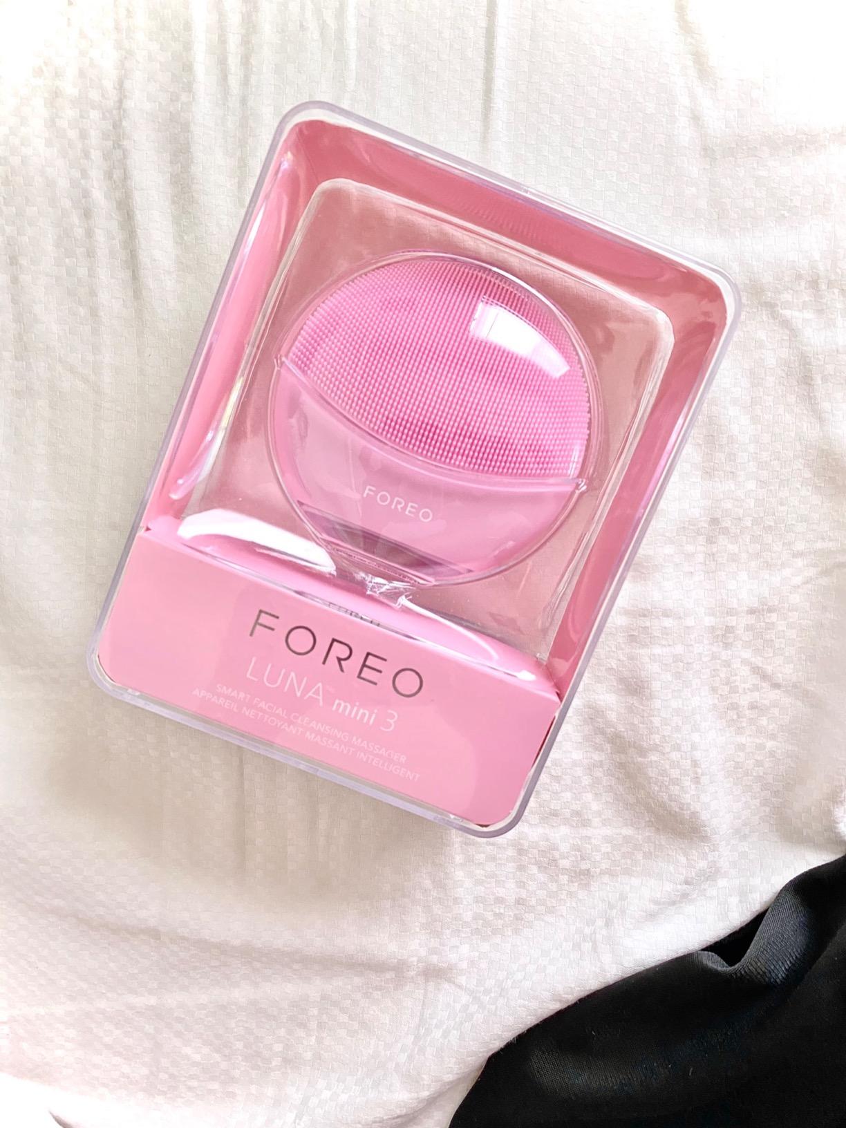 FOREO LUNA mini 3 Ultra-hygienic Facial Cleansing Brush - All Skin Types customer photo 1