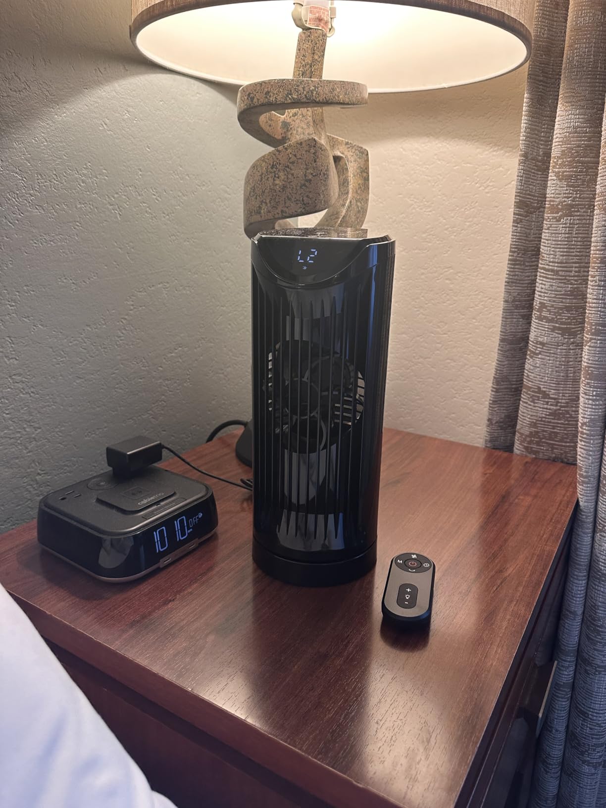Personal Tower Fan for Bedroom with Remote, Portable Desk Table Fan，4 Speeds Cooling Standing Fan with 12H Timer, 60° & 110° Oscillating Floor Tower Fans That Blows Cold Air for Bedroom Office,Black customer photo 2