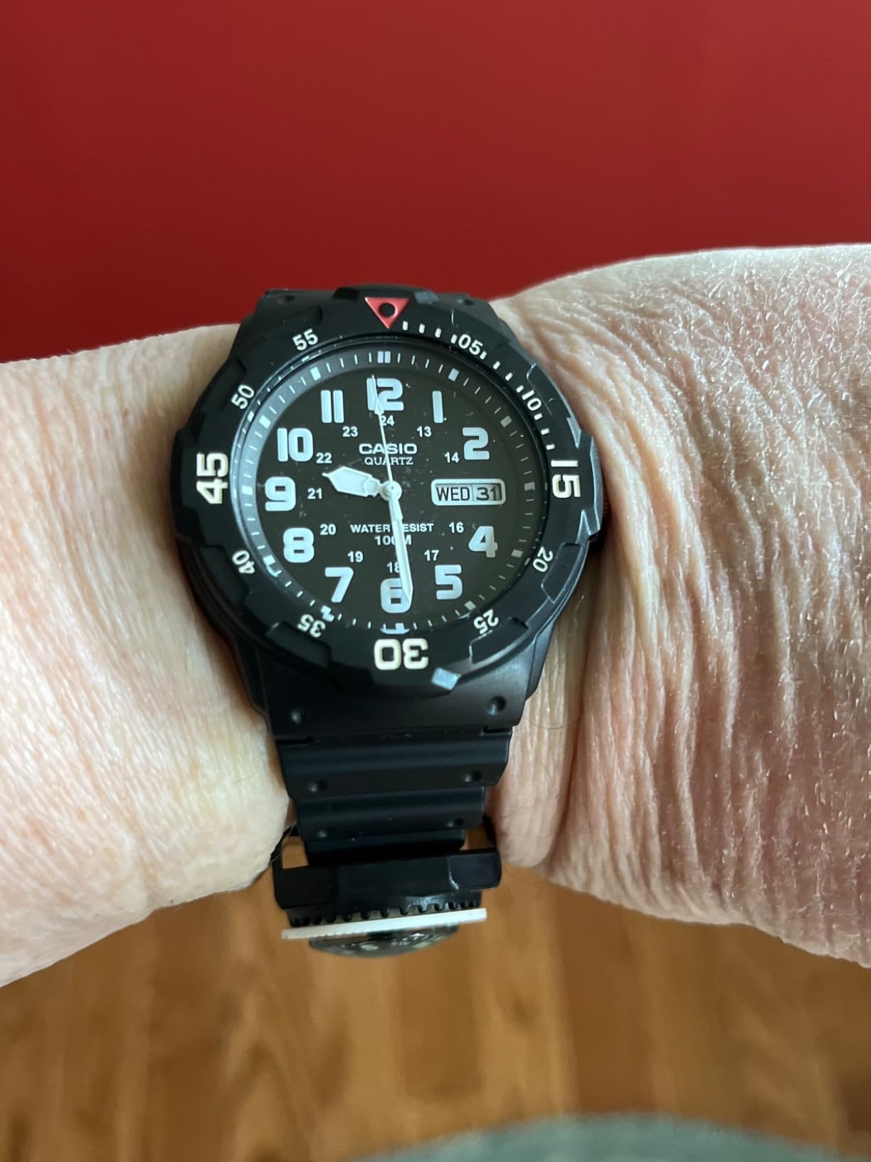 Casio MRW200H Series Unisex Analog Watch, 100M WR, Stainless Steel Case, Quartz Movement customer photo 2