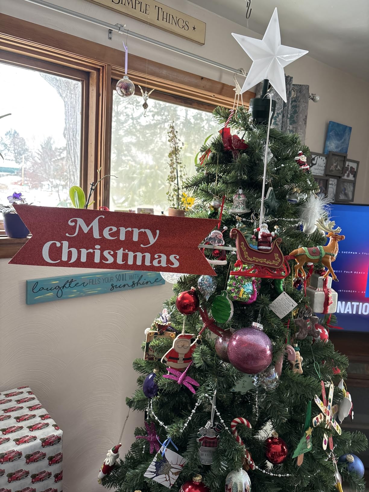 Mr. Christmas Santa's Sleigh Animated Tree Topper with Banner, Red (8-Inch) customer photo 1