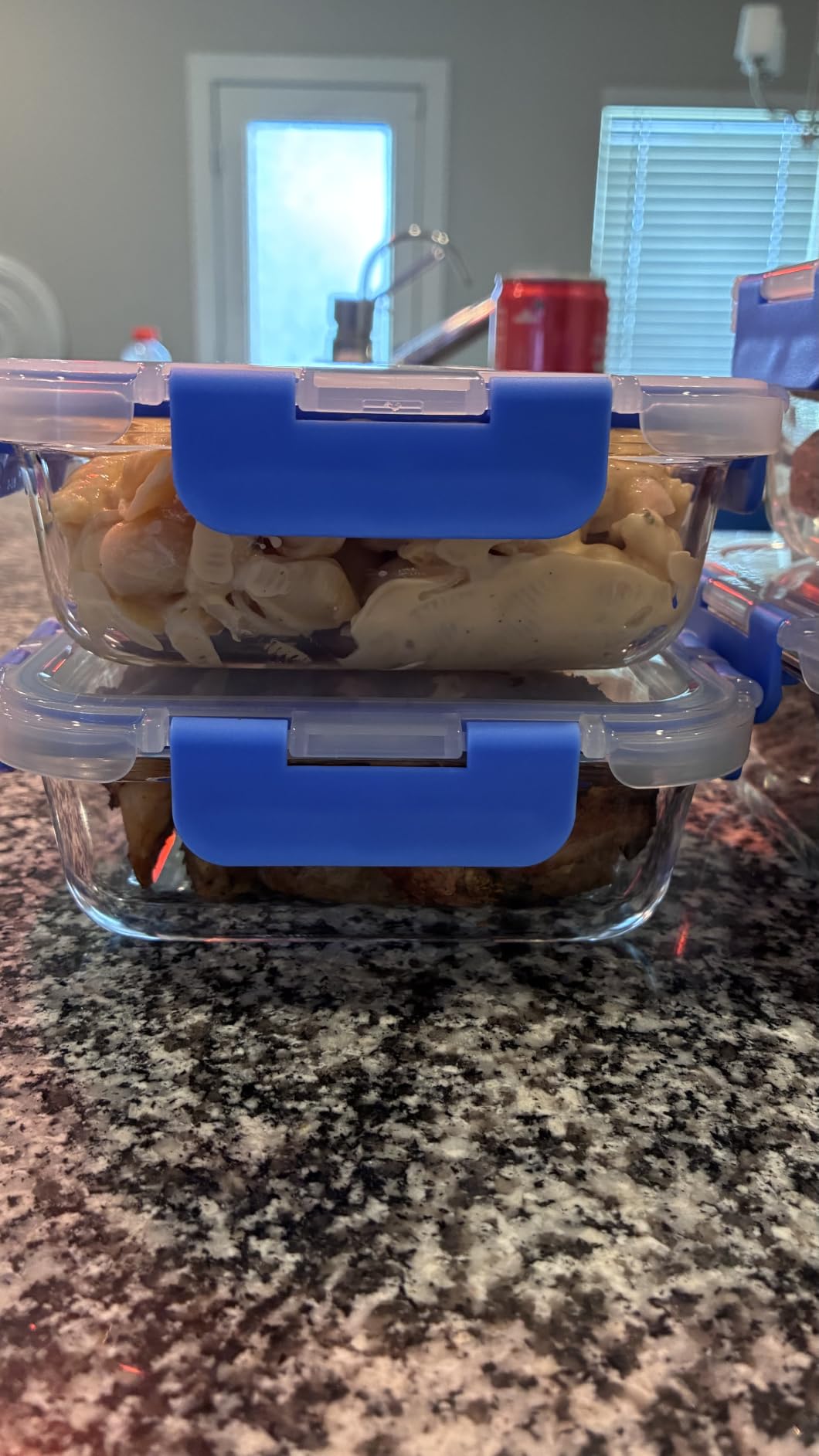 Amazon Basics Glass Food Storage Containers, Leak Proof, Oven Safe, Easy to Clean, Stain Resistant, Set of 7, 14 Pieces Including Lids, BPA-Free customer photo 1